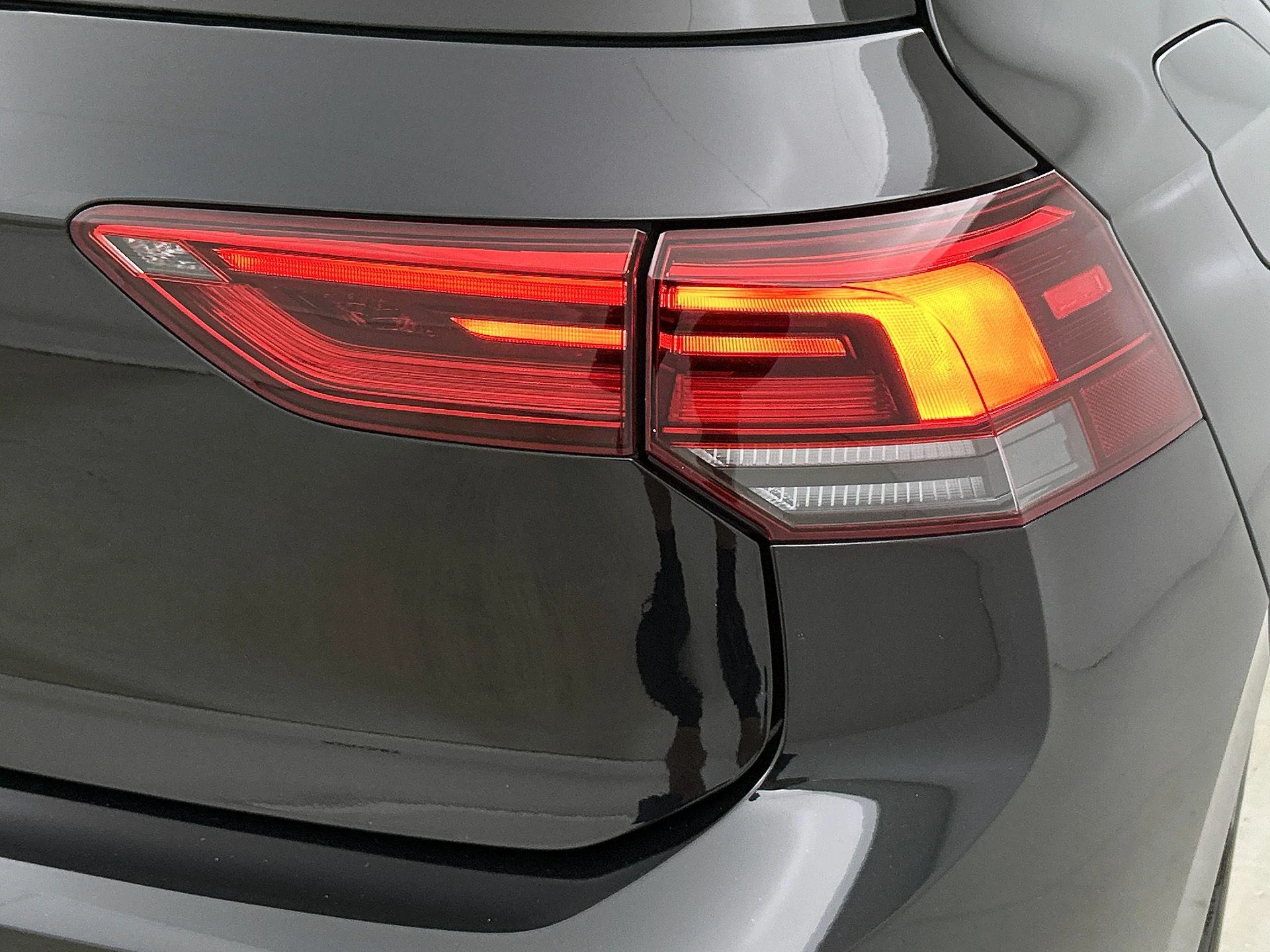 Volkswagen-Golf-image-26