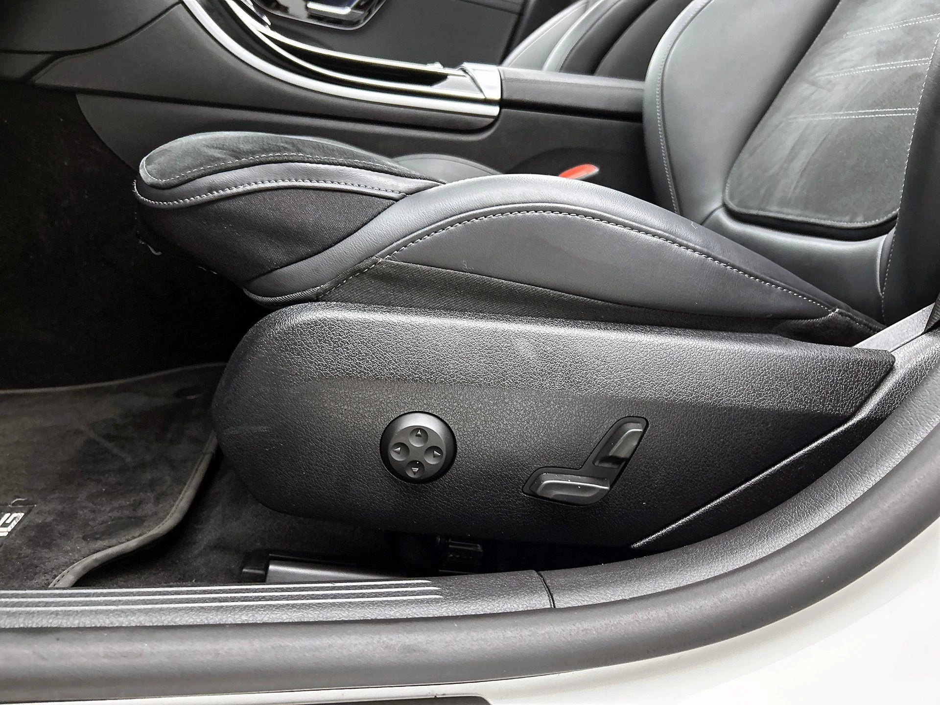 Mercedes-Benz-C-Klasse-image-25