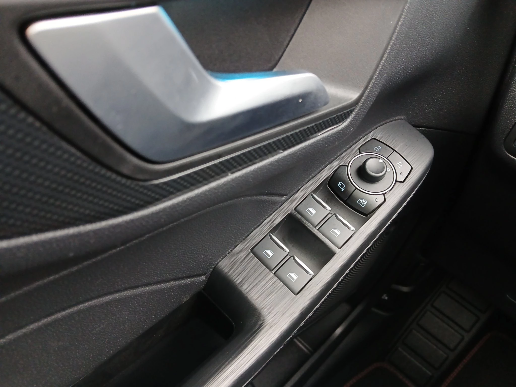 Ford Kuga ST-Line X*PANO*AHK*KAM*ACC*NAVI*SOUND-SYS.