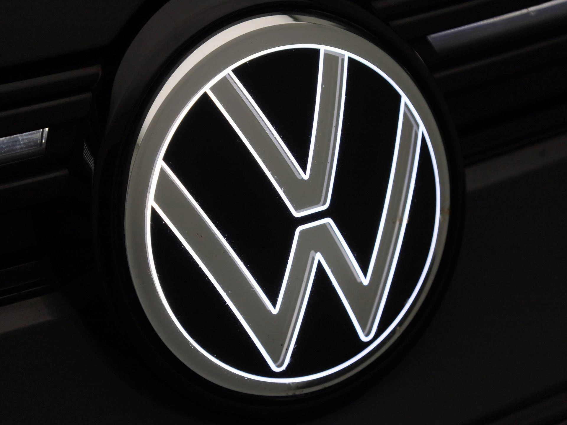 Volkswagen-Golf-image-39