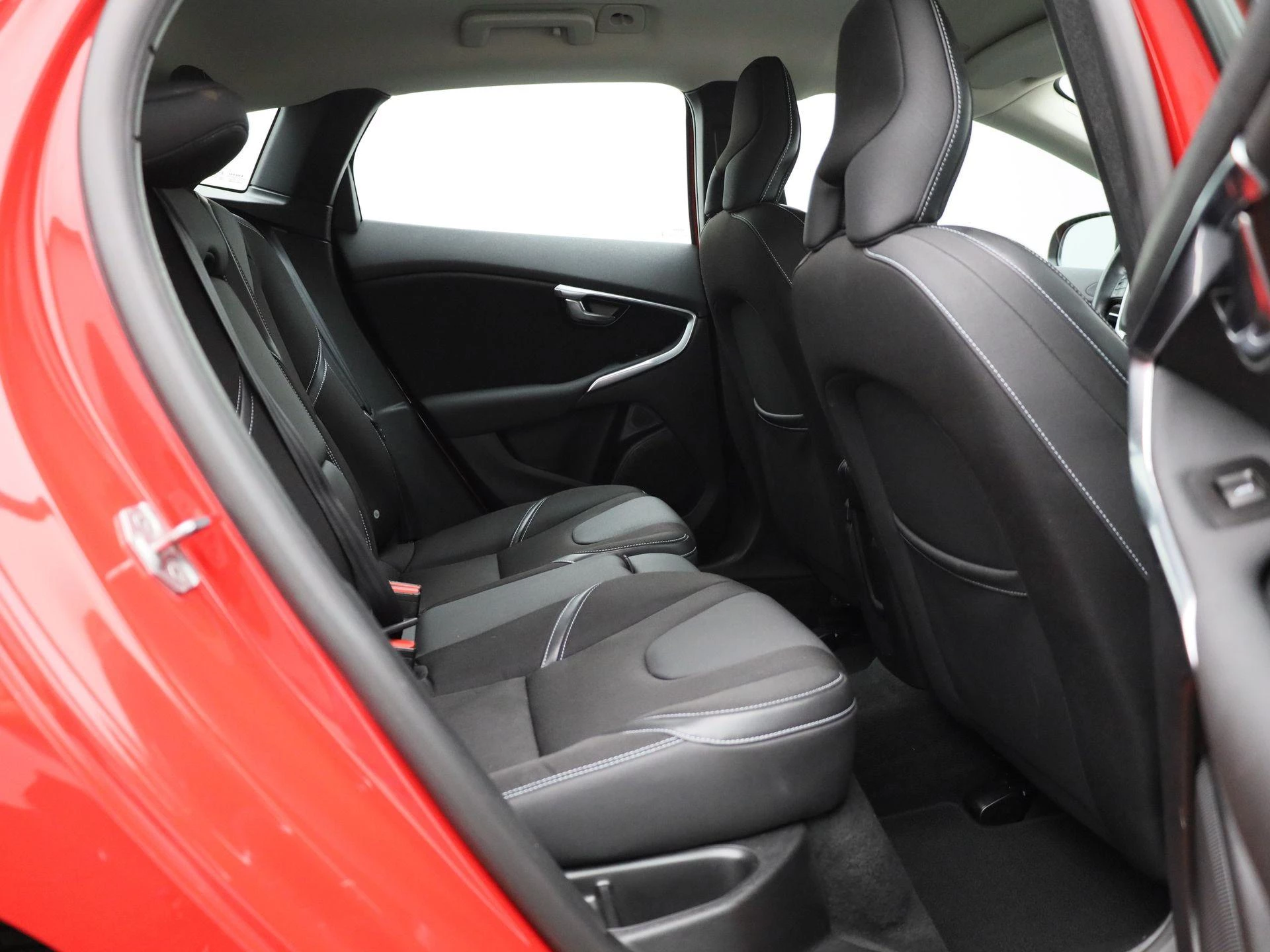 Volvo-V40-image-41