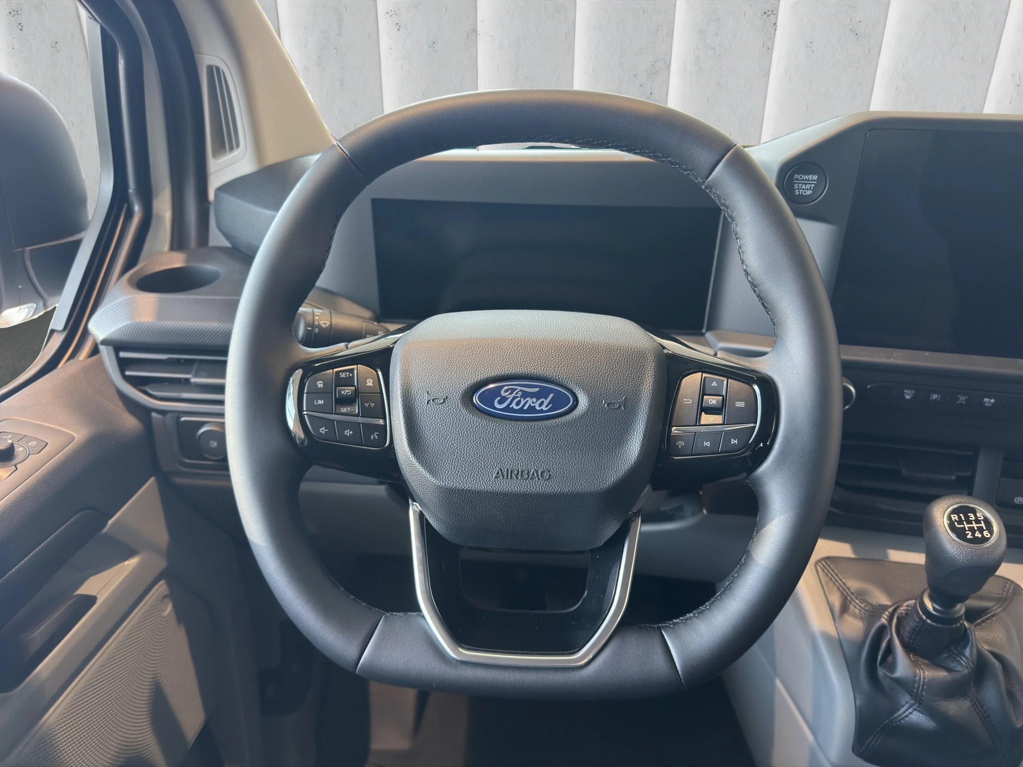 Ford-Transit Custom-image-9