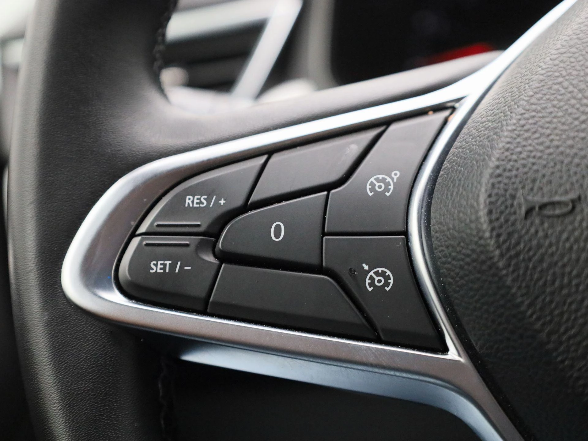 Renault-Clio-image-17