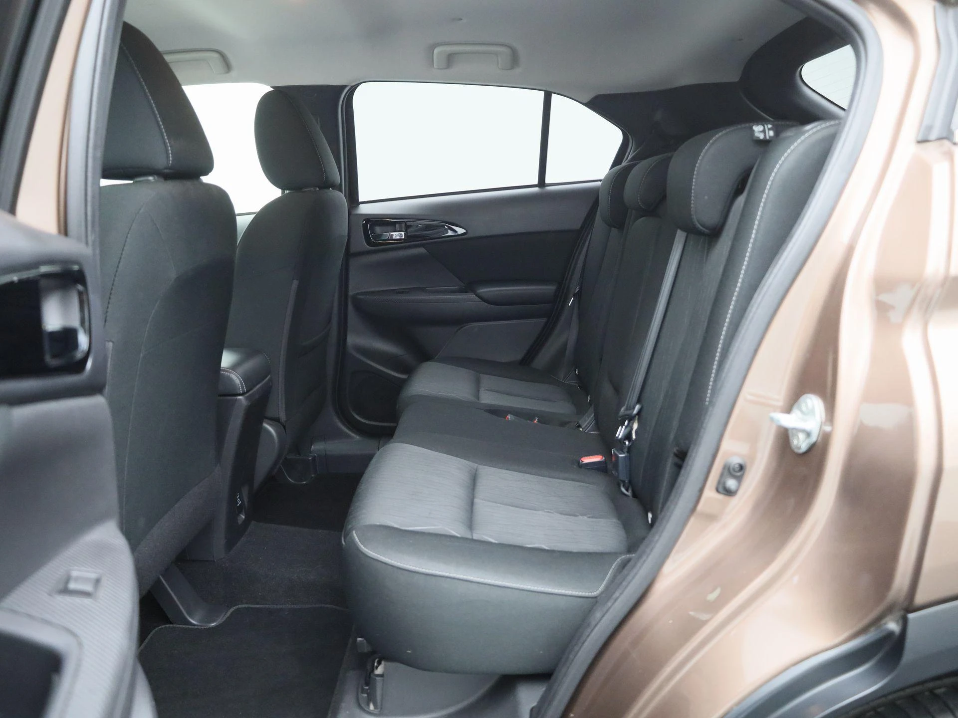Mitsubishi-Eclipse Cross-image-11