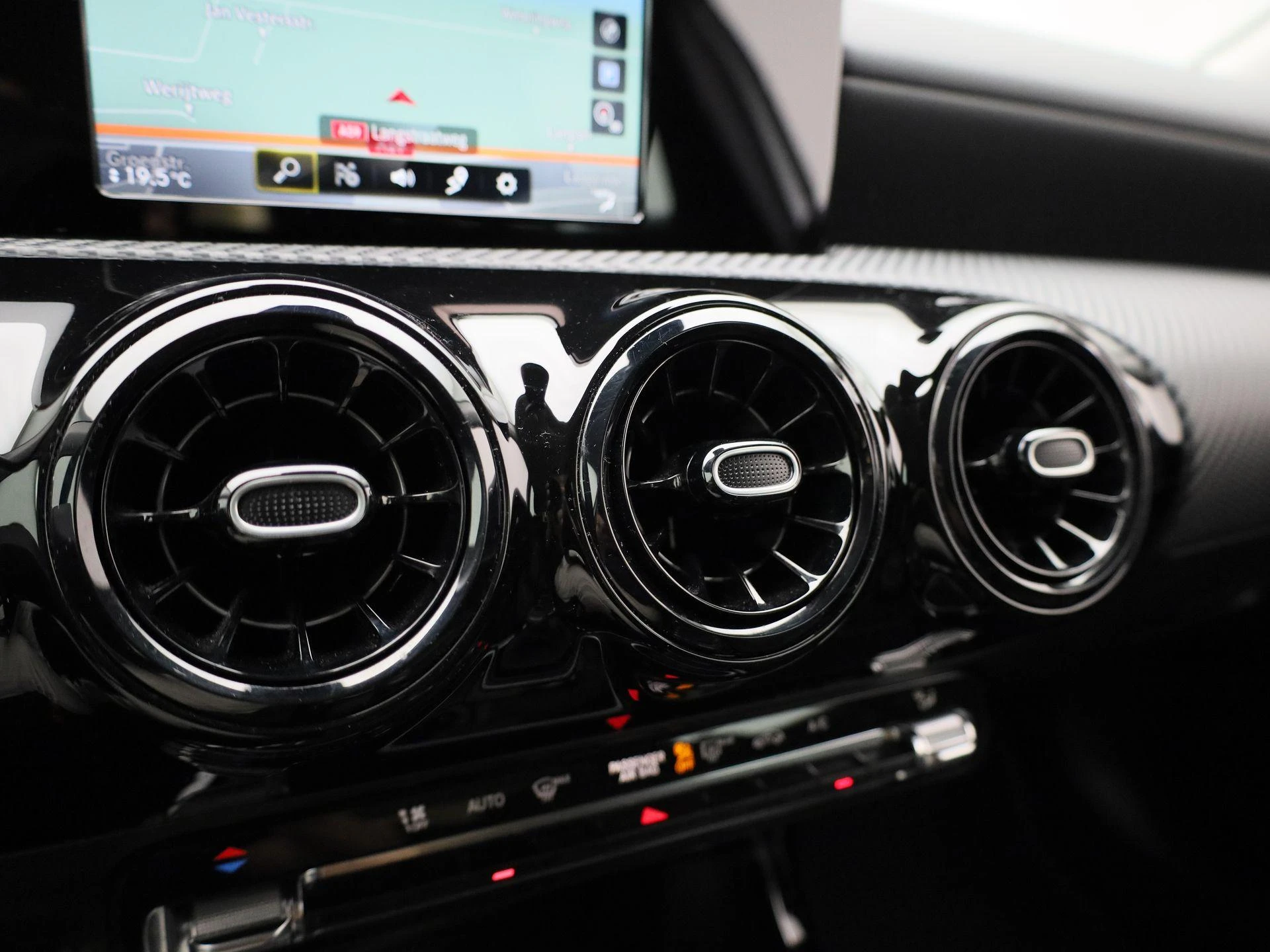 Mercedes-Benz-Classe A-image-24