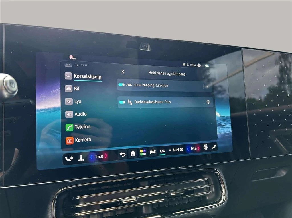 Mercedes-Benz-CLA-image-17