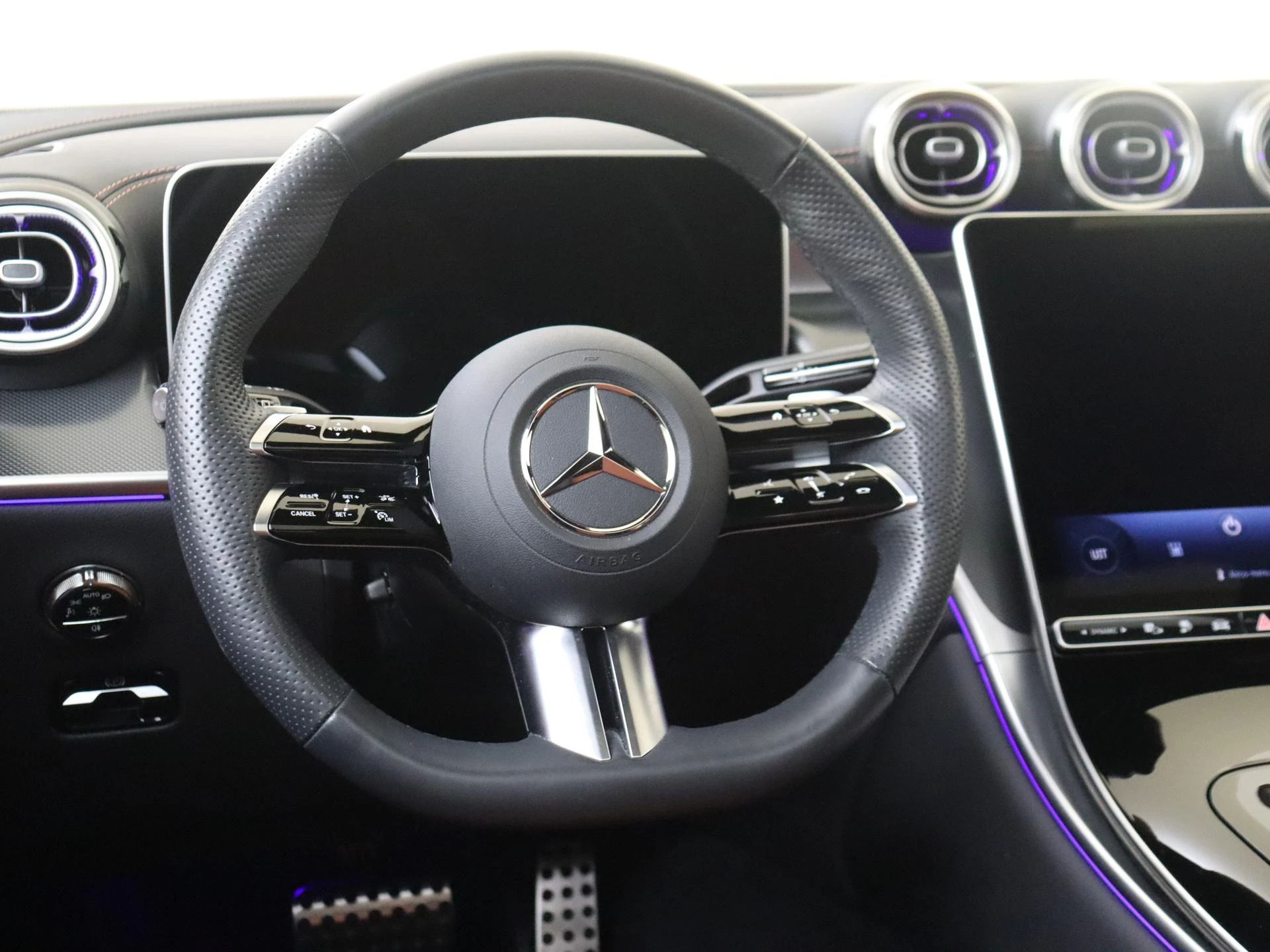 Mercedes-Benz-GLC-image-9