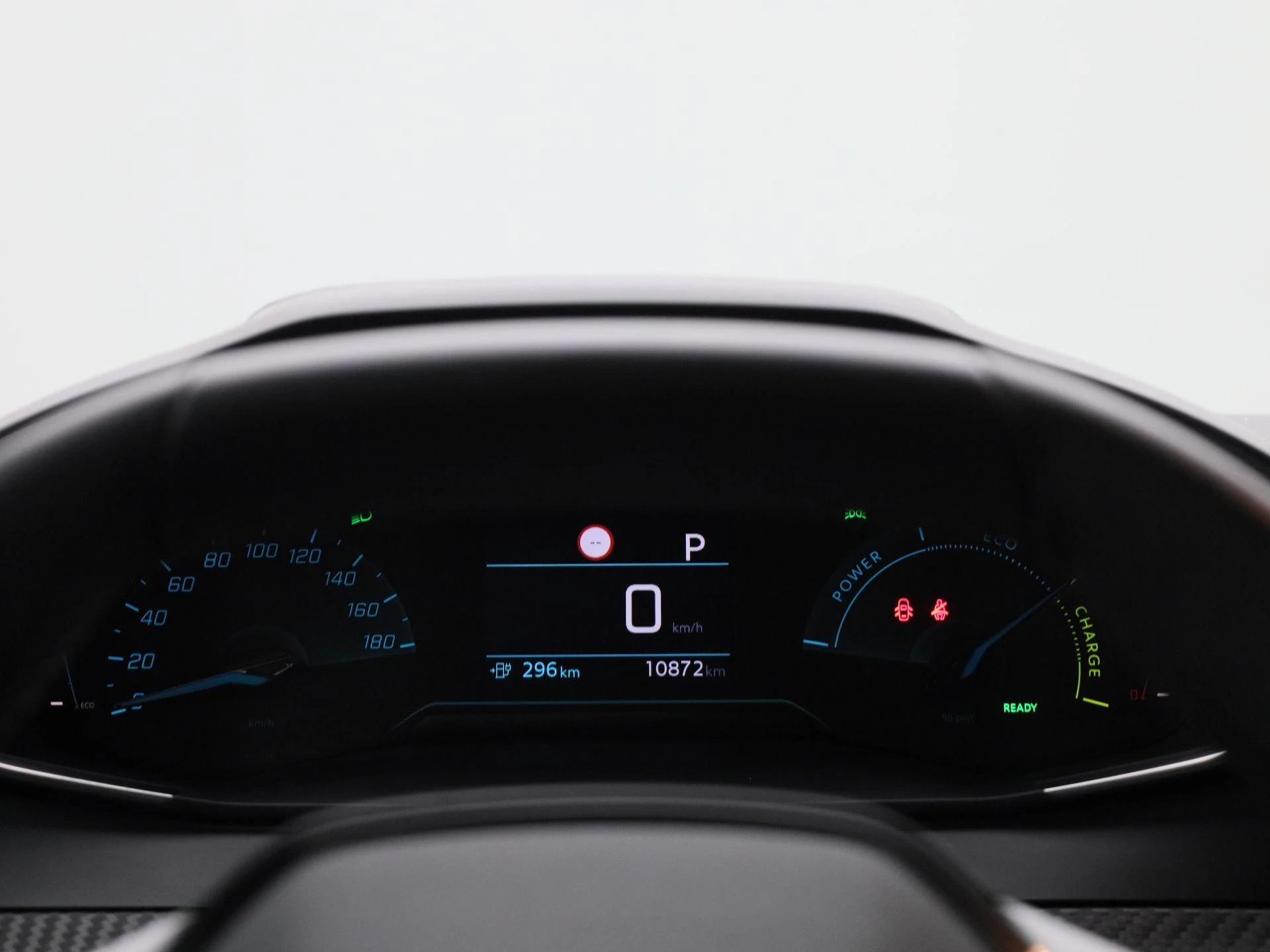 Peugeot-e-2008-image-7