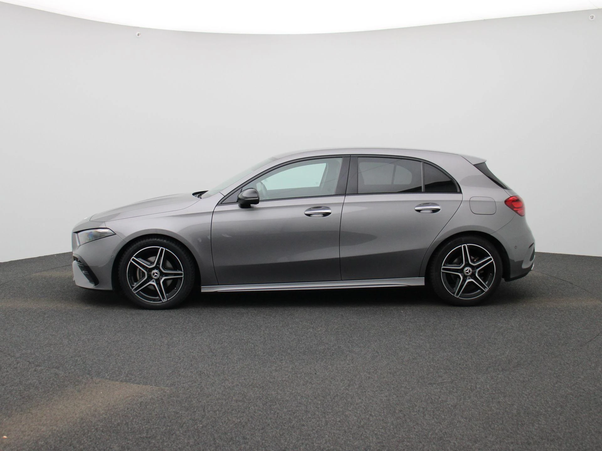 Mercedes-Benz-A-Klasse-image-3