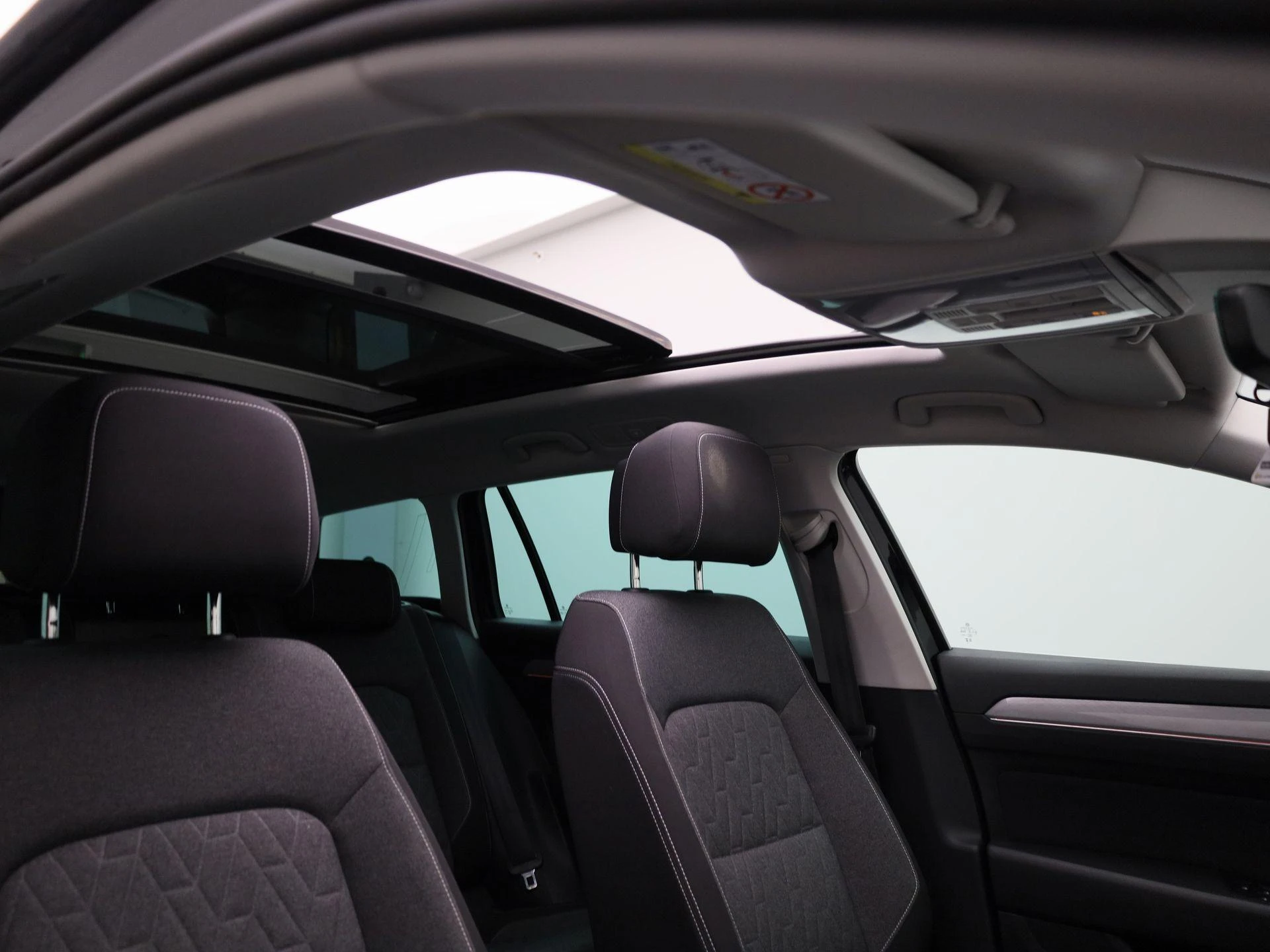 Volkswagen-Passat-image-46