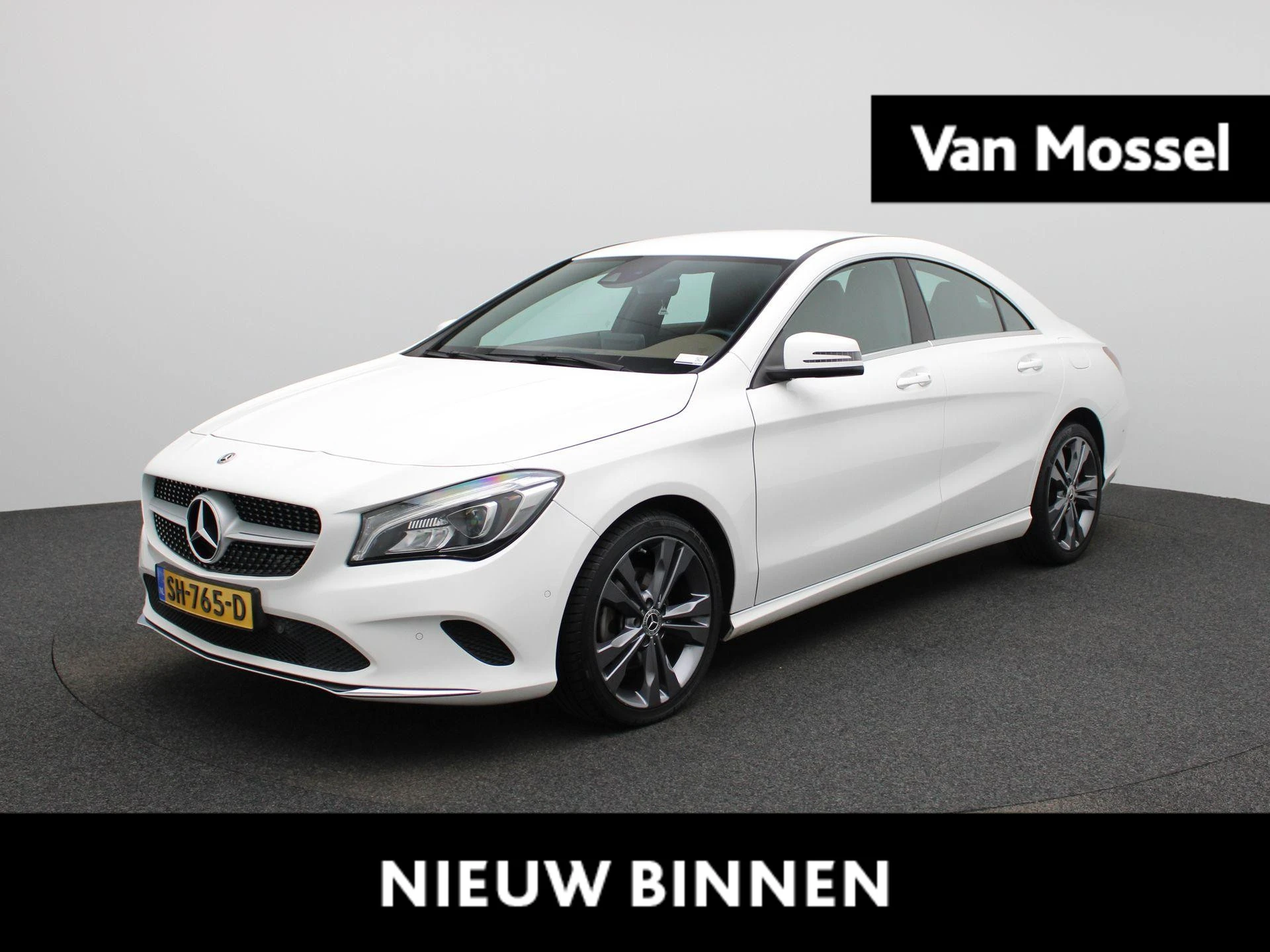 Mercedes-Benz-CLA-image-0