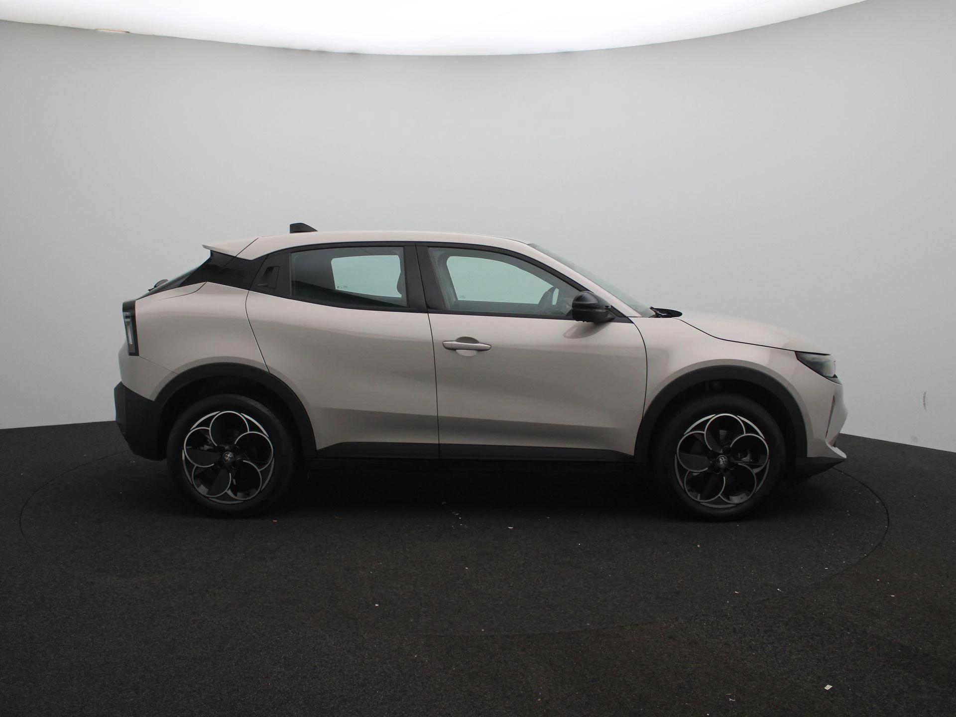 Alfa Romeo Junior Elettrica 54 kWh
