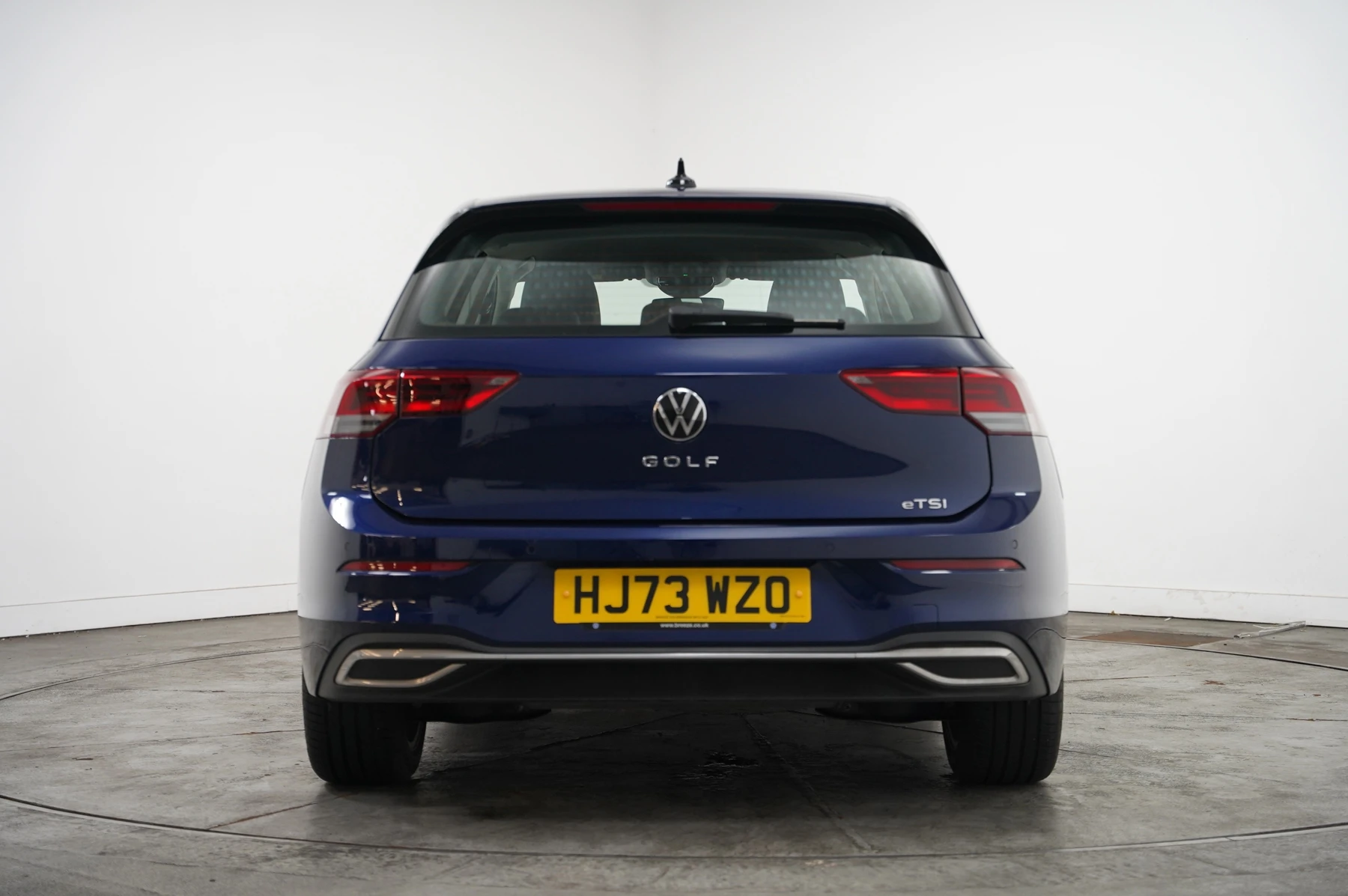 Volkswagen-Golf-image-14