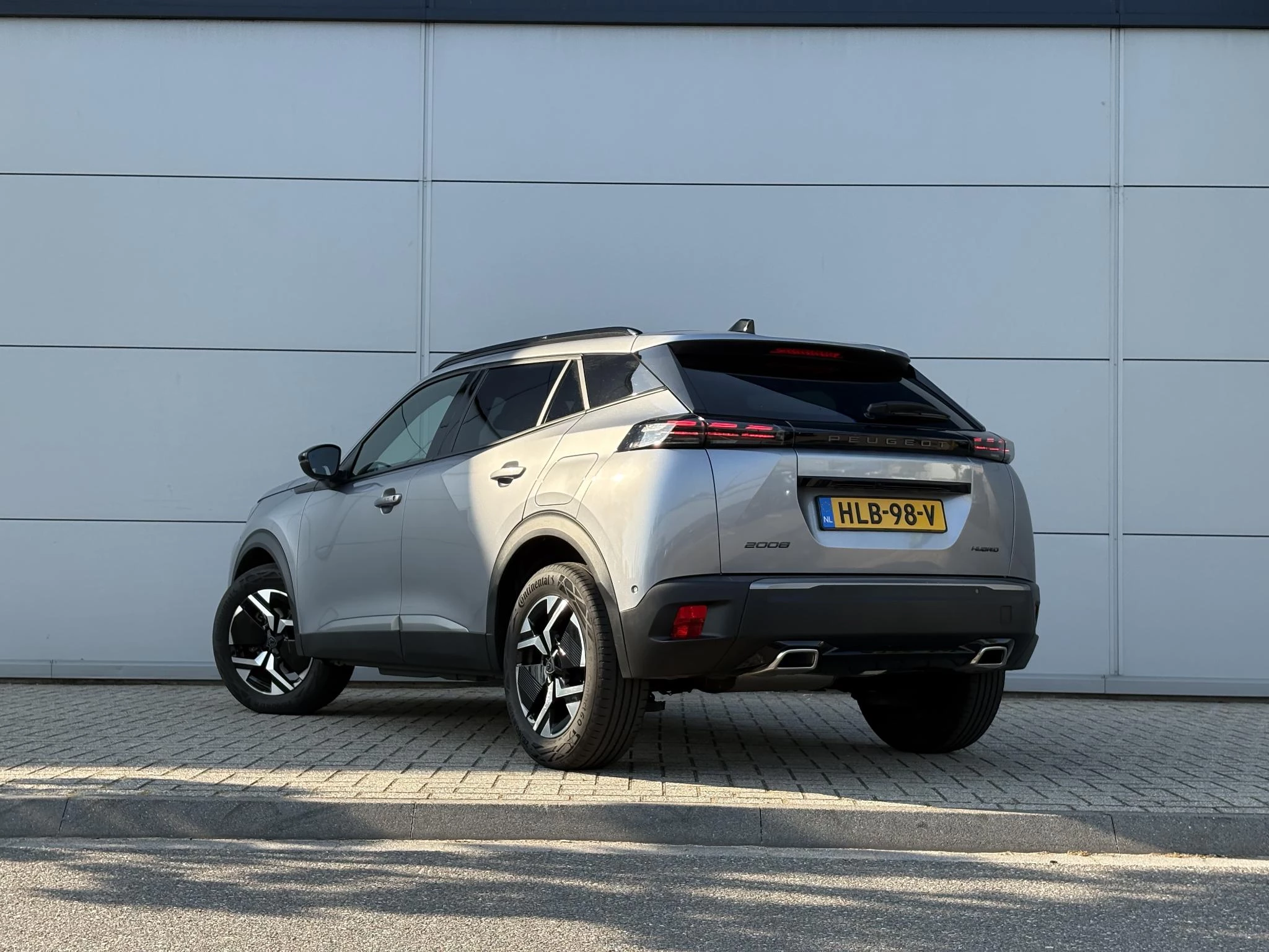 Peugeot-2008-image-2