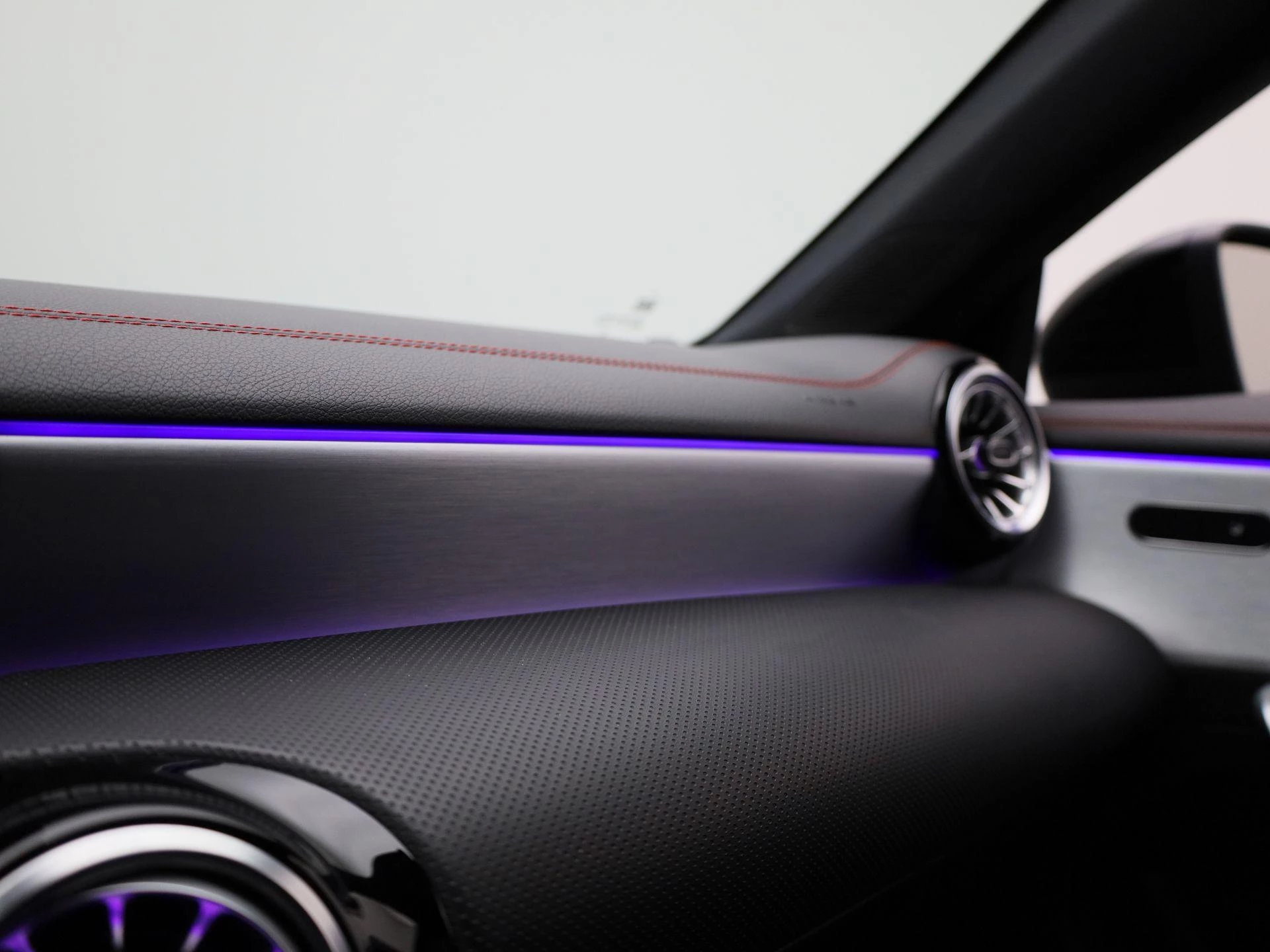 Mercedes-Benz-CLA-image-26