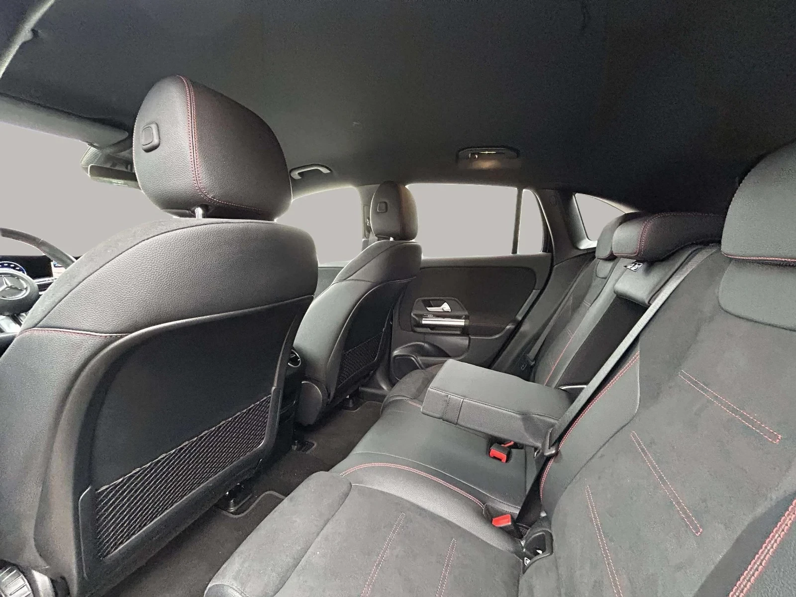 Mercedes-Benz-EQA-image-12