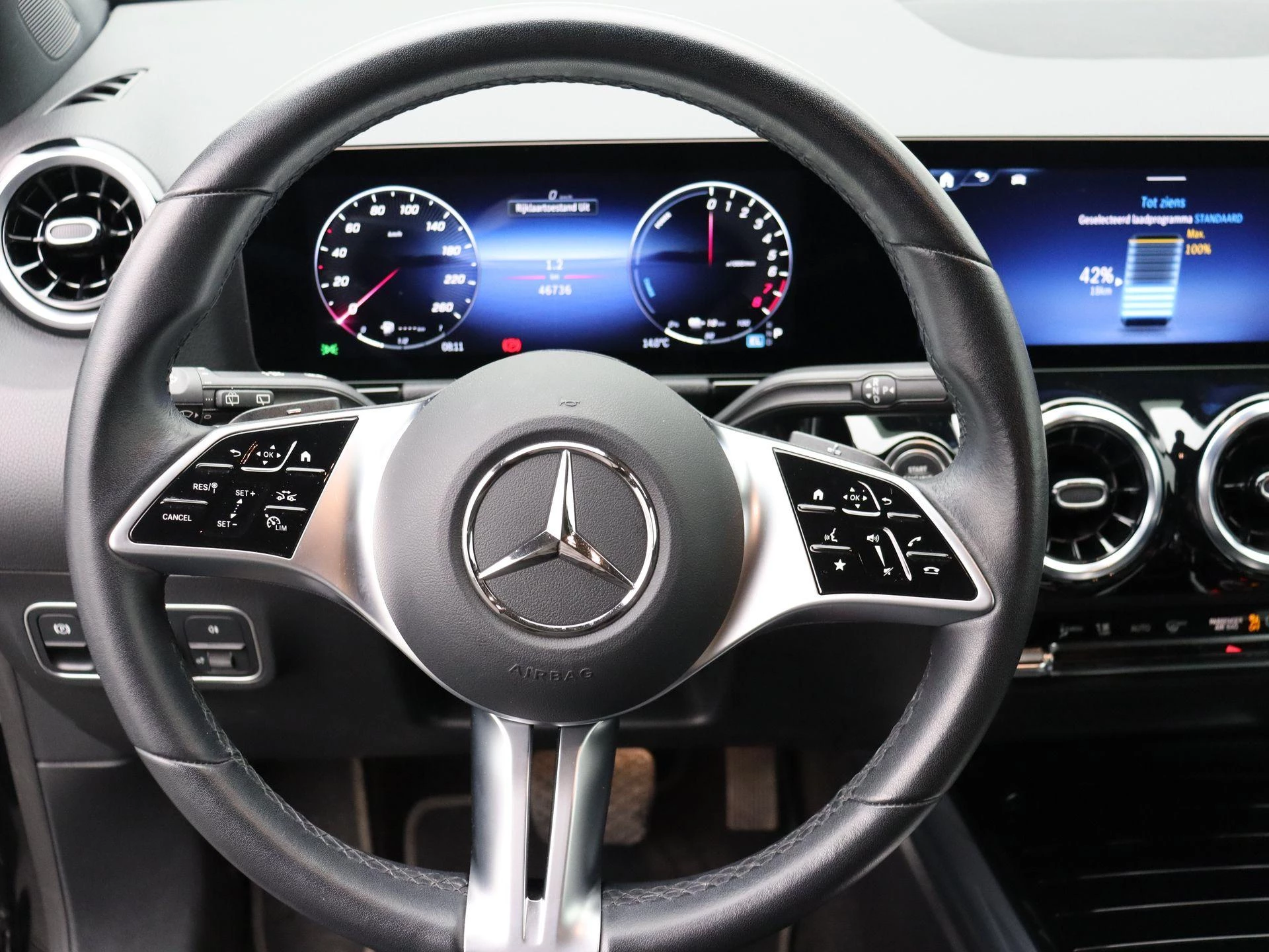 Mercedes-Benz GLA 250 e Business Line + TREKHAAK + CARPLAY + LED + CAMERA +