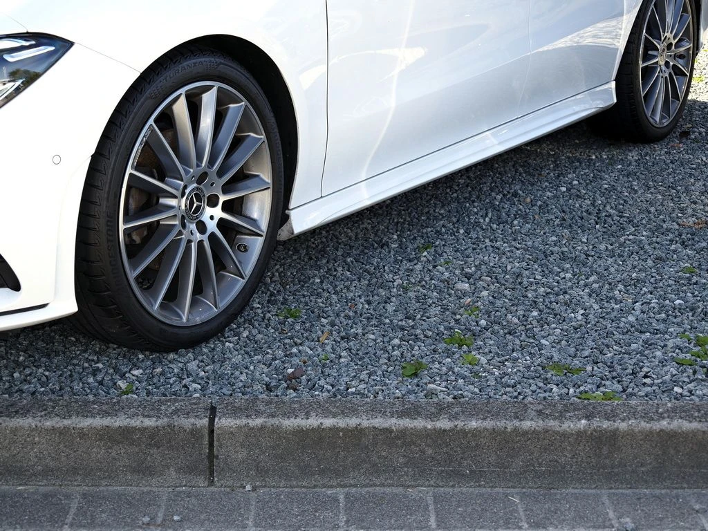 Mercedes-Benz-CLA 200 d-image-6