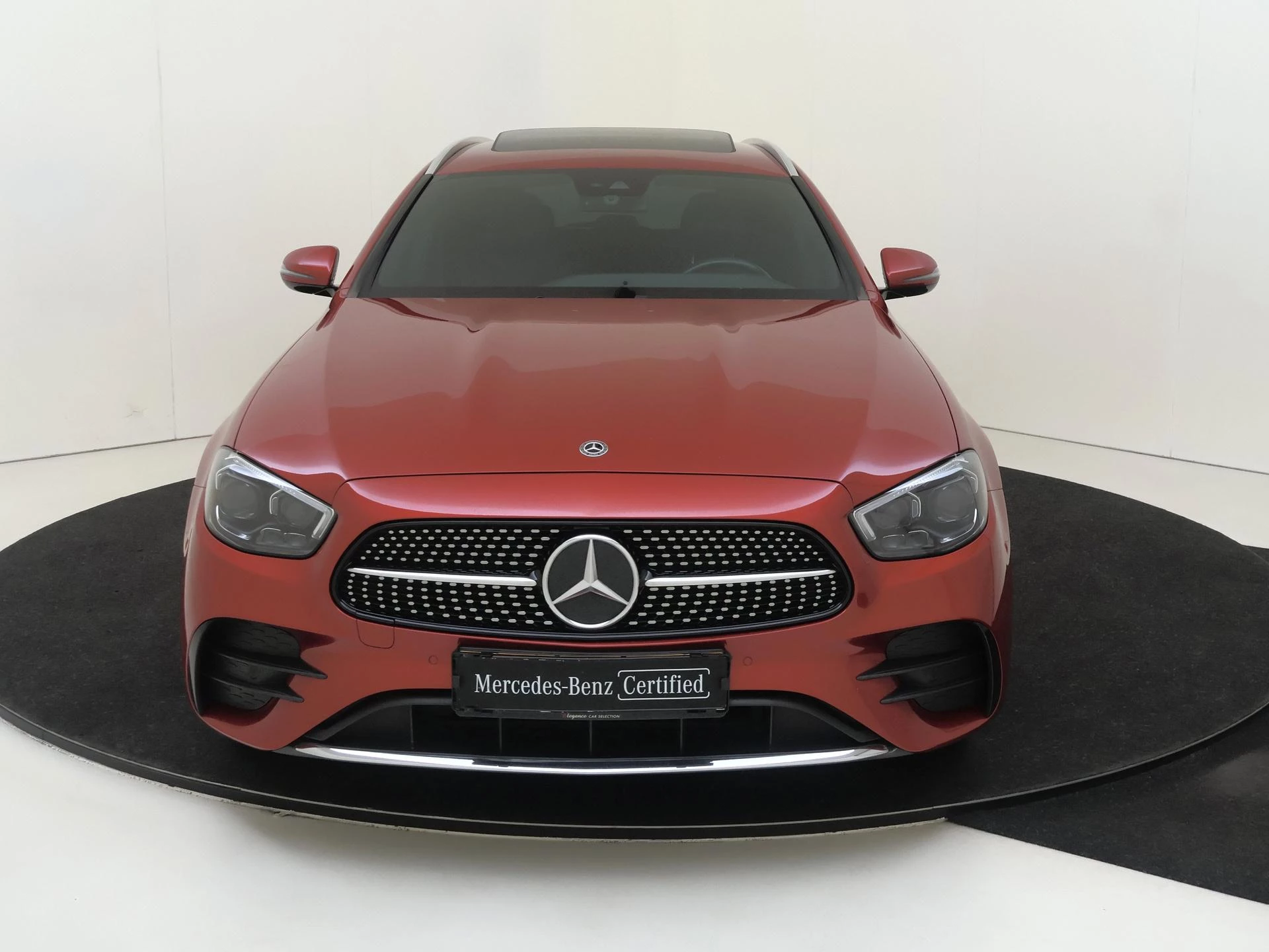 Mercedes-Benz-E-Klasse-image-5
