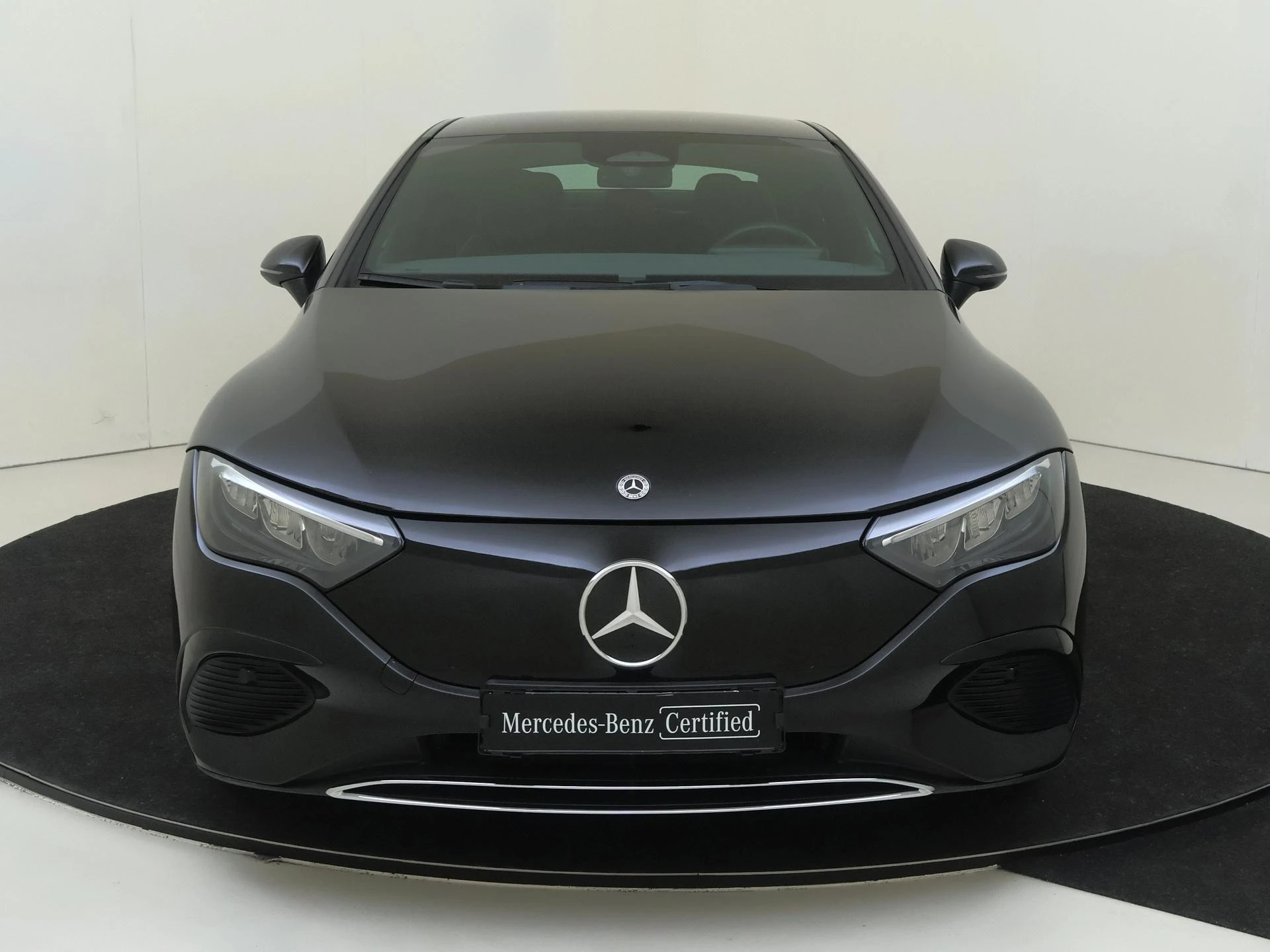 Mercedes-Benz-EQE-image-5