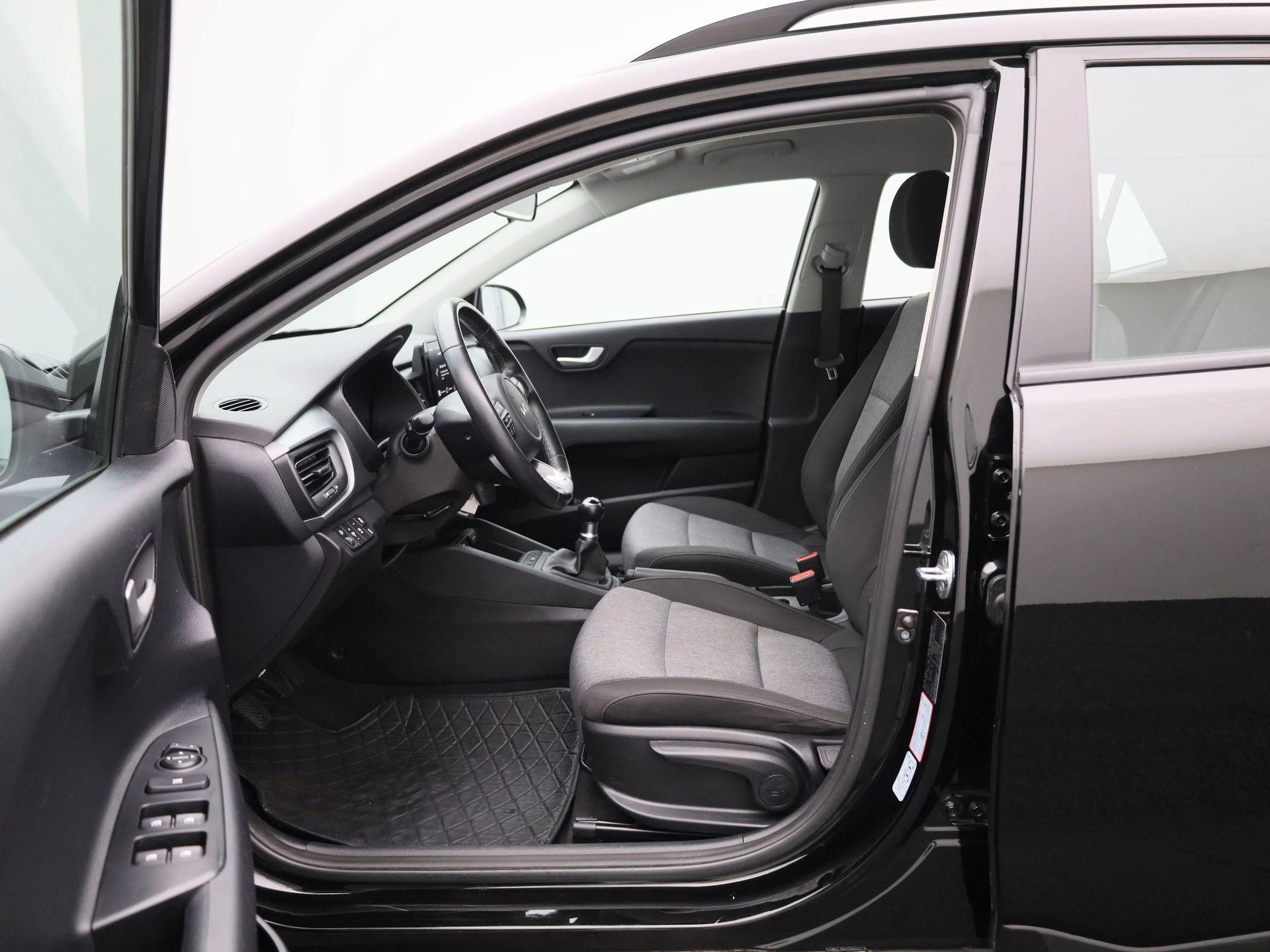 Kia-Stonic-image-8