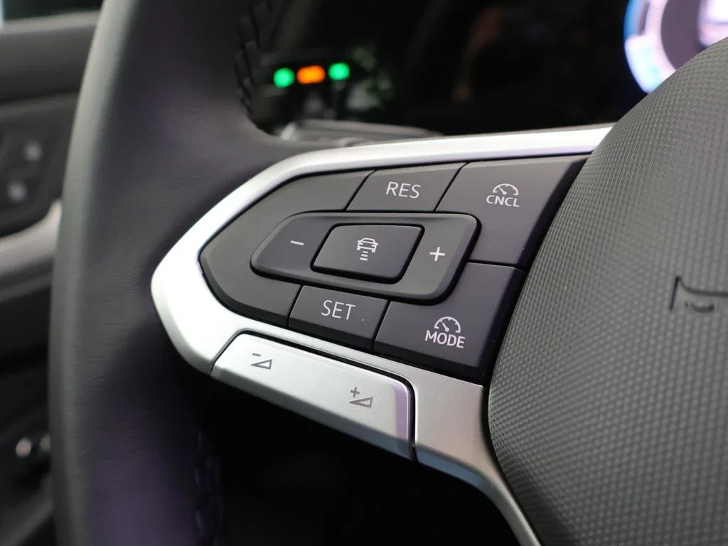 Volkswagen-Golf-image-17