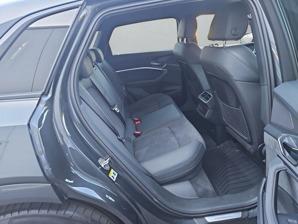 Audi-Q8 e-tron-image-12
