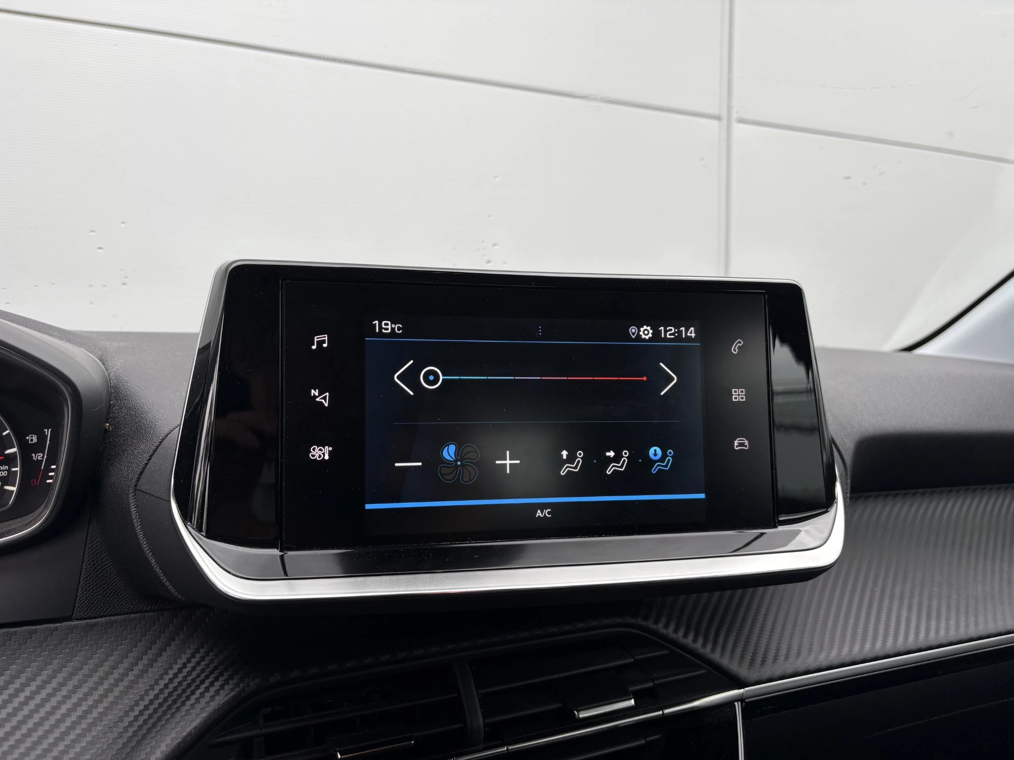Peugeot-208-image-14
