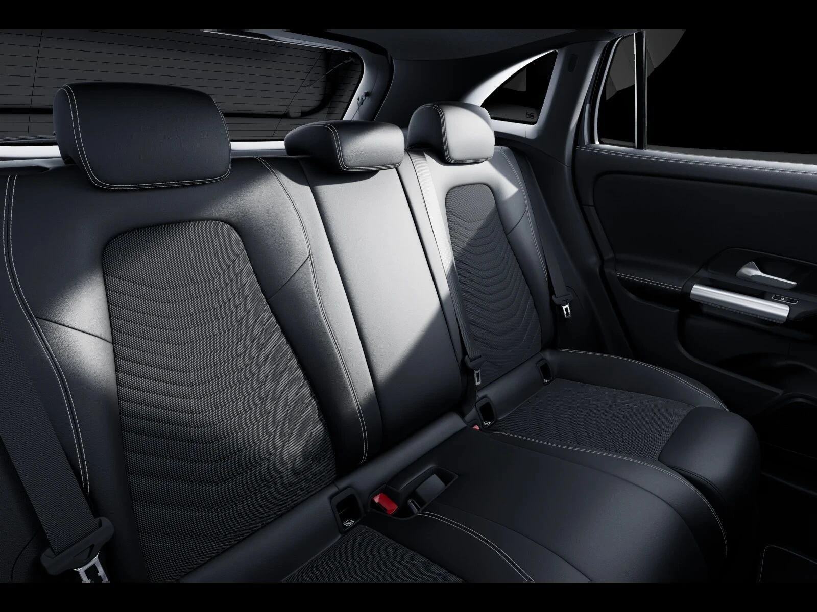 Mercedes-Benz-GLA 200-image-10