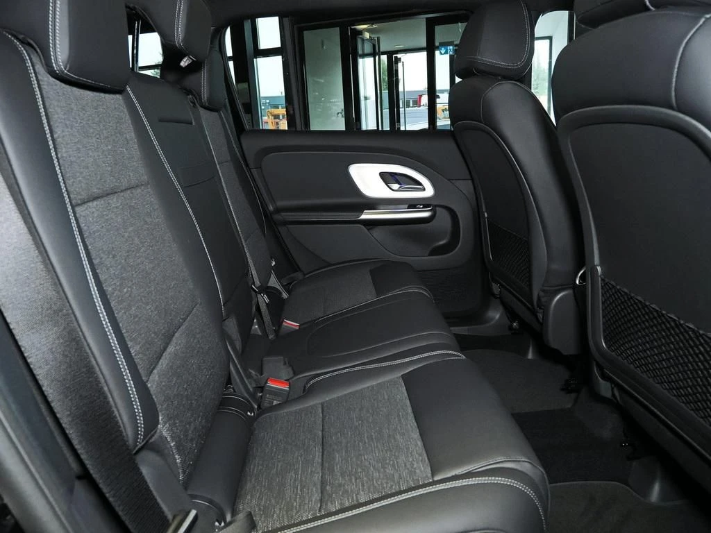 Mercedes-Benz-GLB 200-image-15