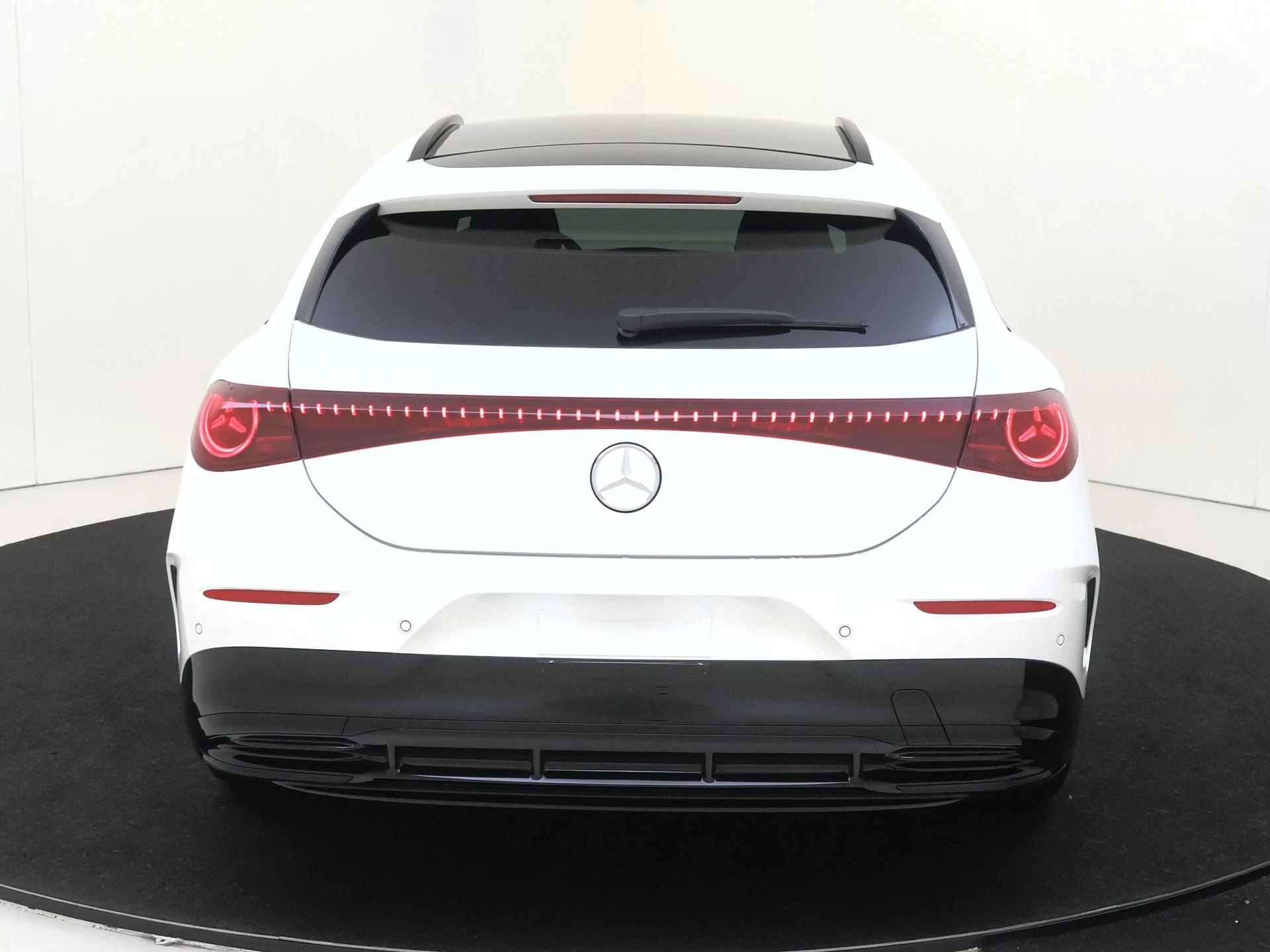 Mercedes-Benz-CLA-image-6