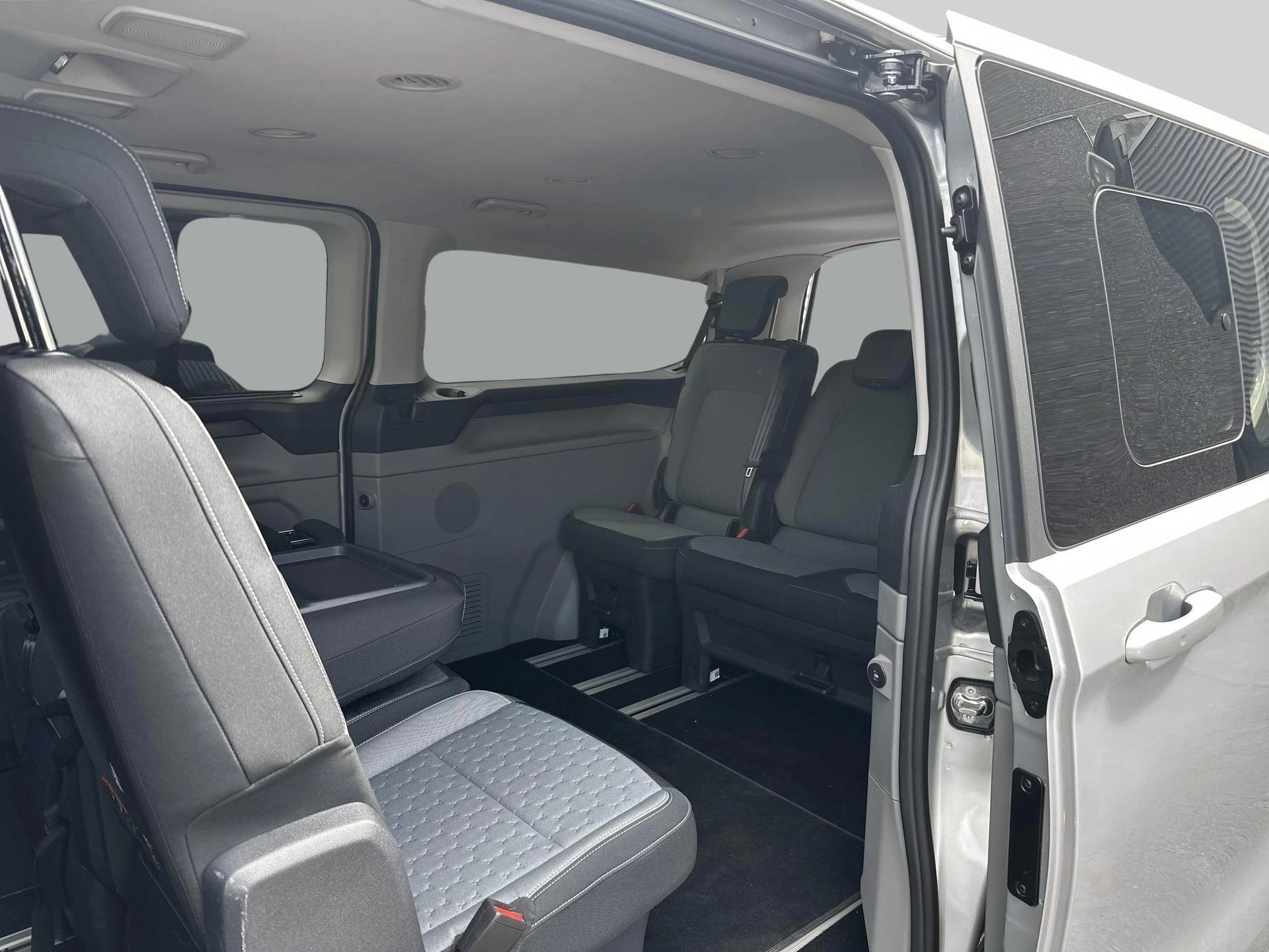 Ford-Tourneo Custom-image-13