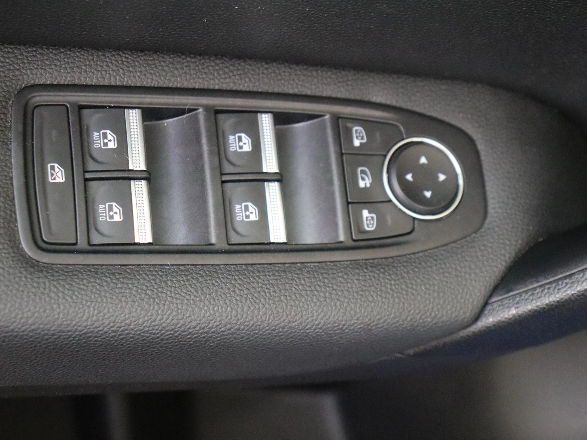 Renault-Captur-image-28