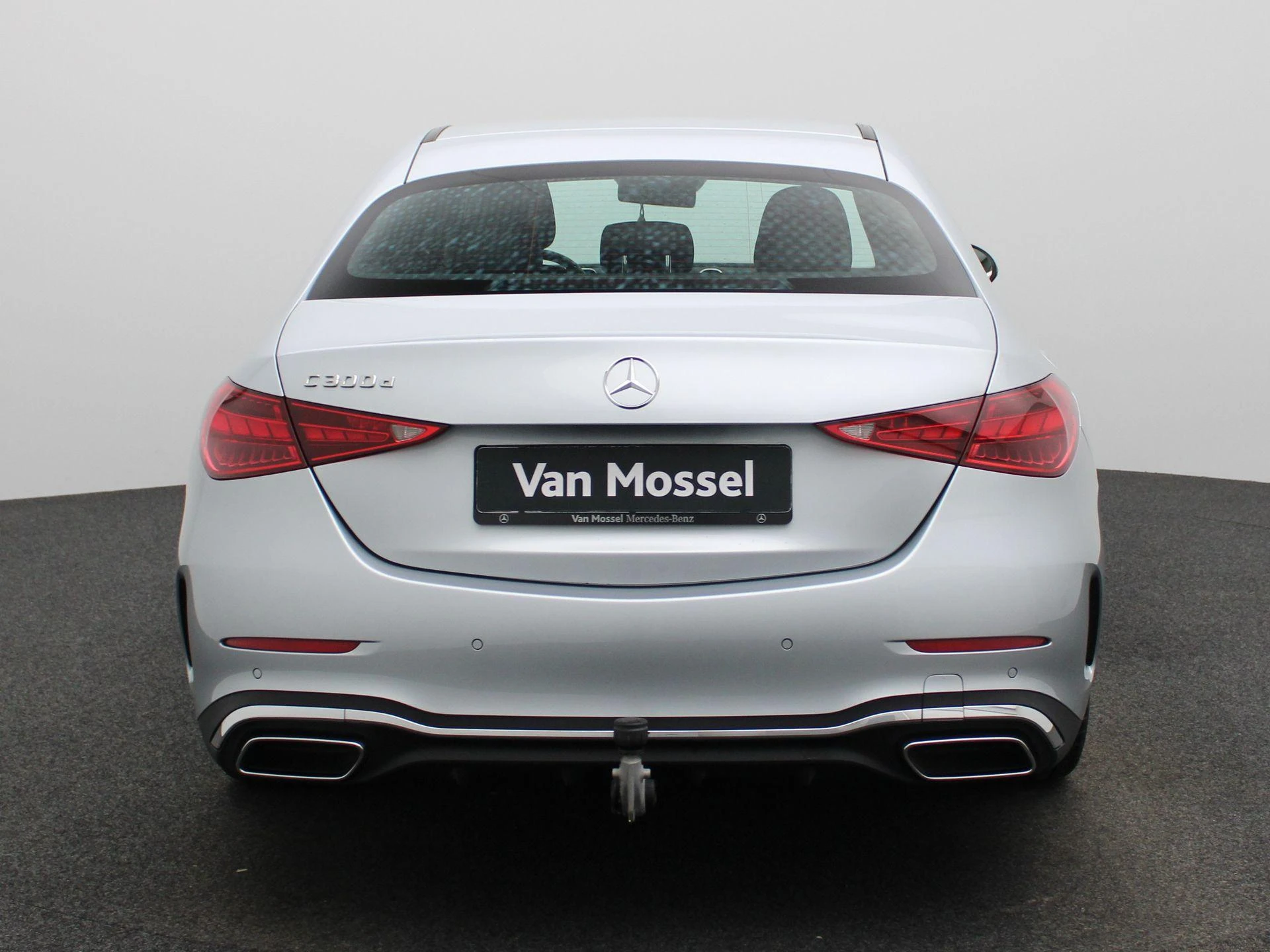 Mercedes-Benz-C-Klasse-image-4