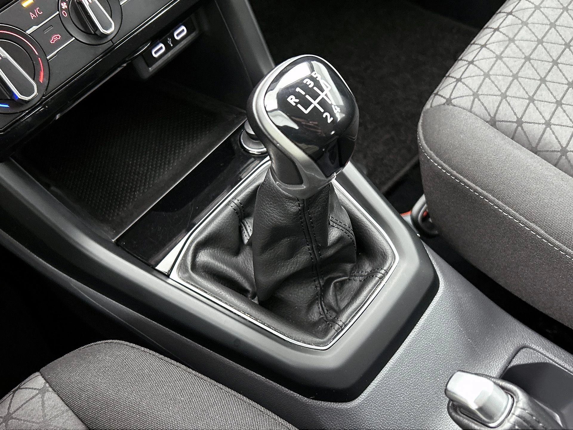 Volkswagen-T-Cross-image-15