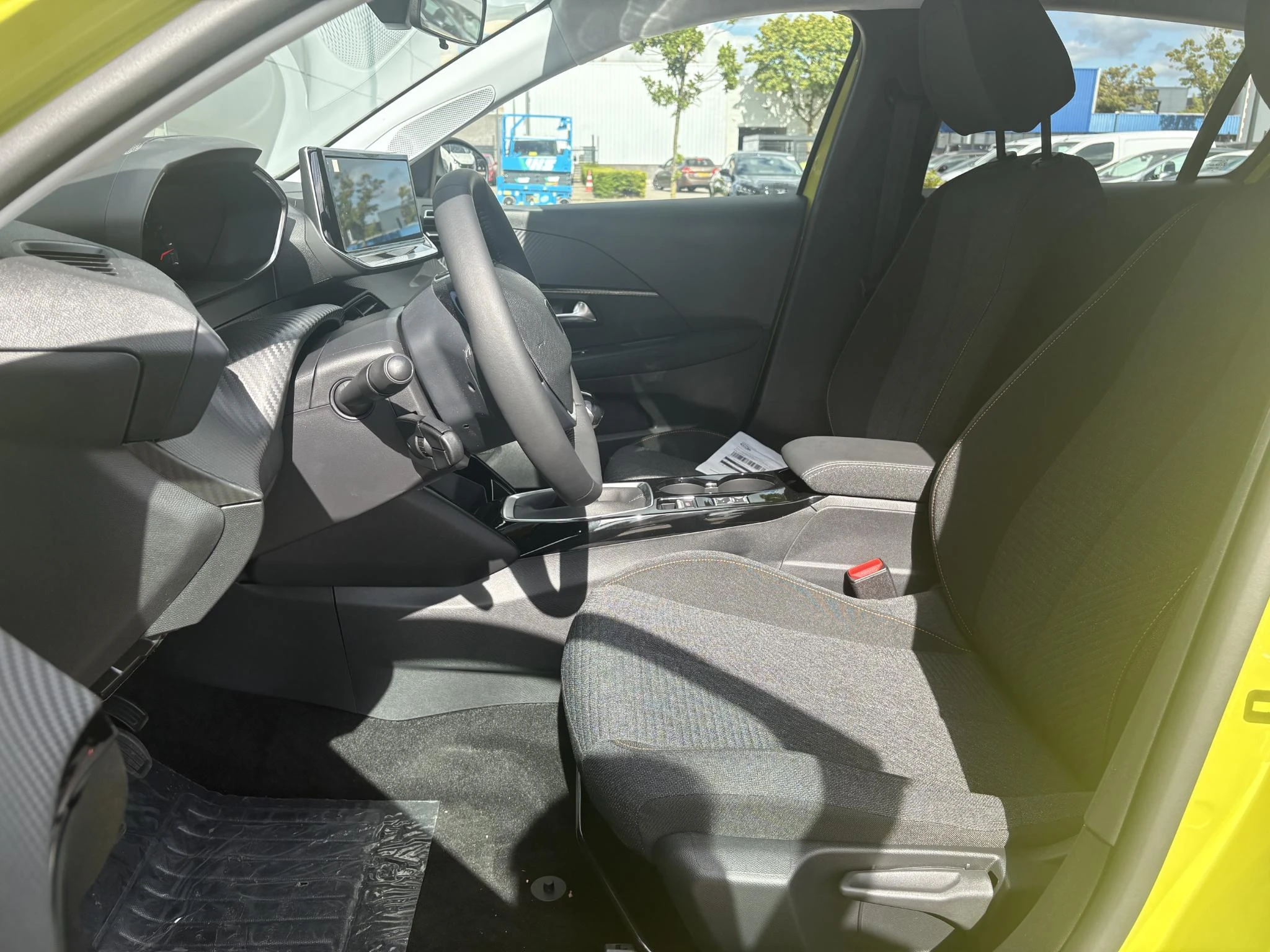 Peugeot-208-image-9