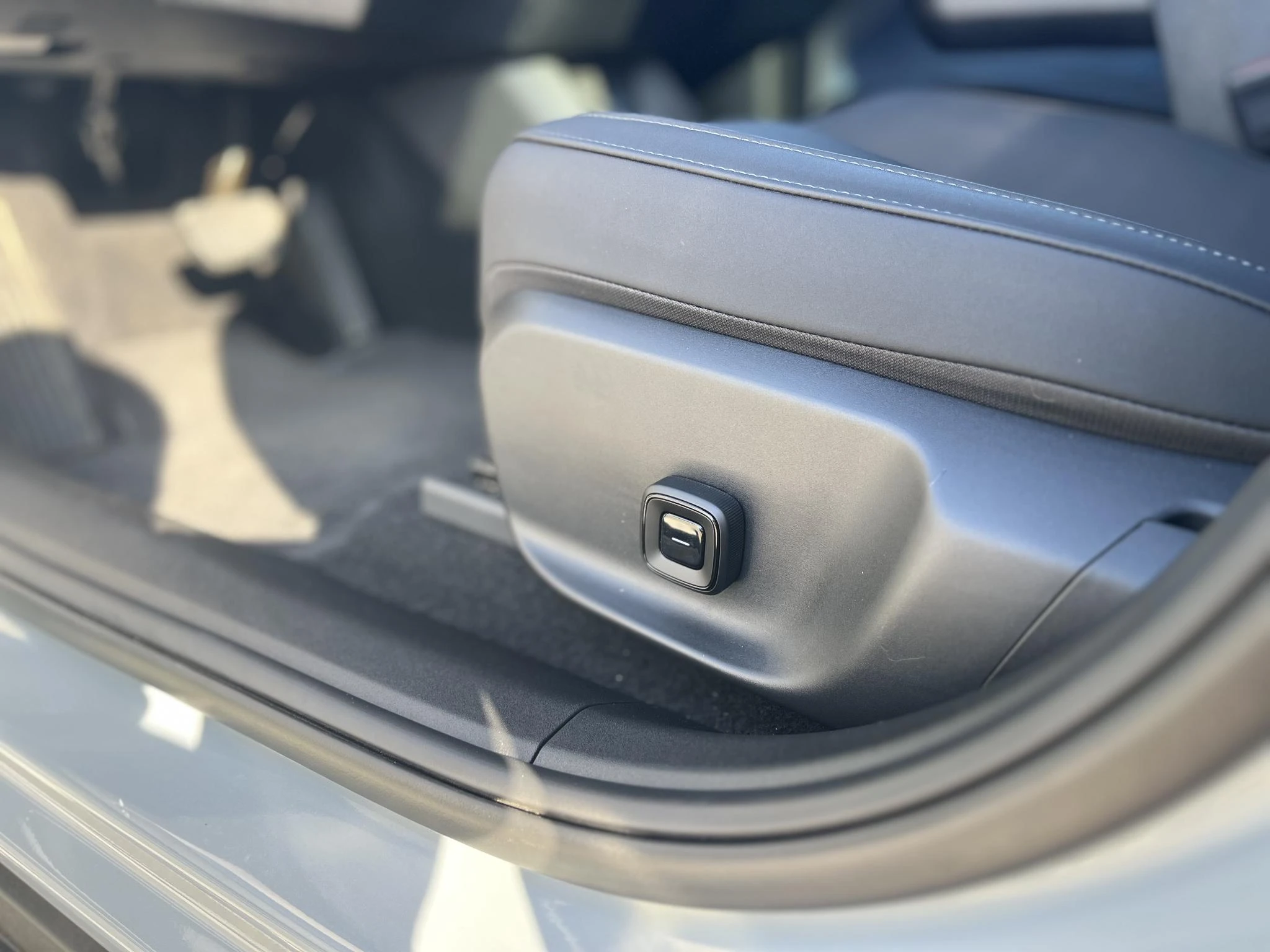 Volvo-EX30-image-6