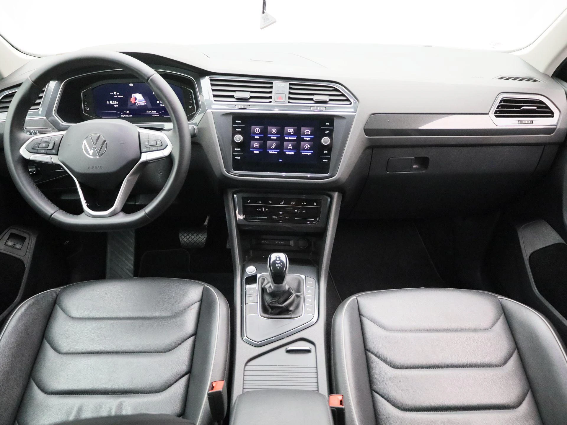 Volkswagen-Tiguan-image-7