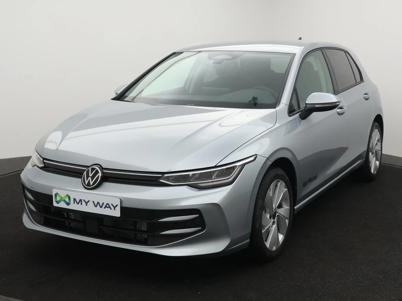 Volkswagen-Golf-image-0