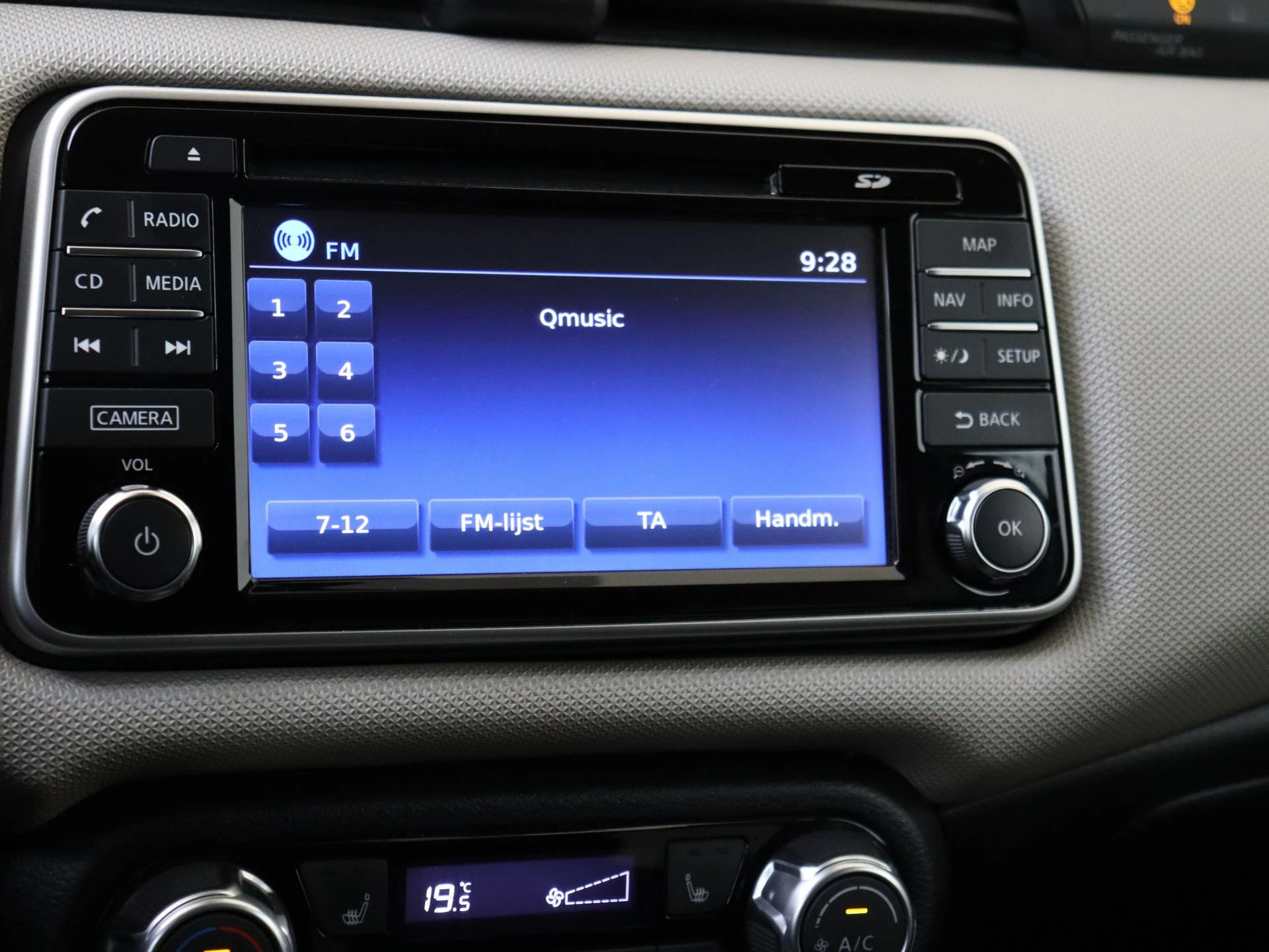 Nissan-Micra-image-16