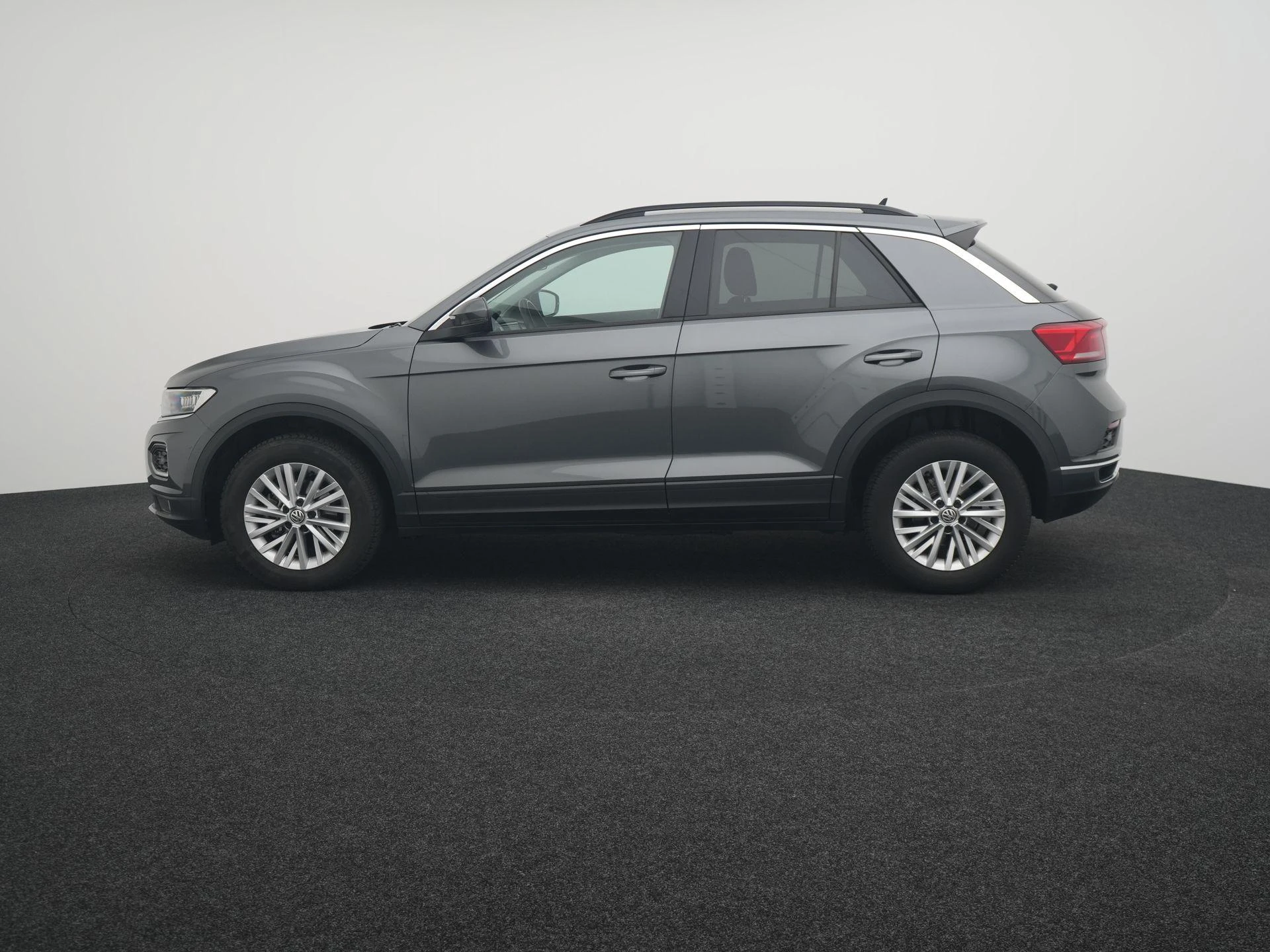 Volkswagen-T-Roc-image-3