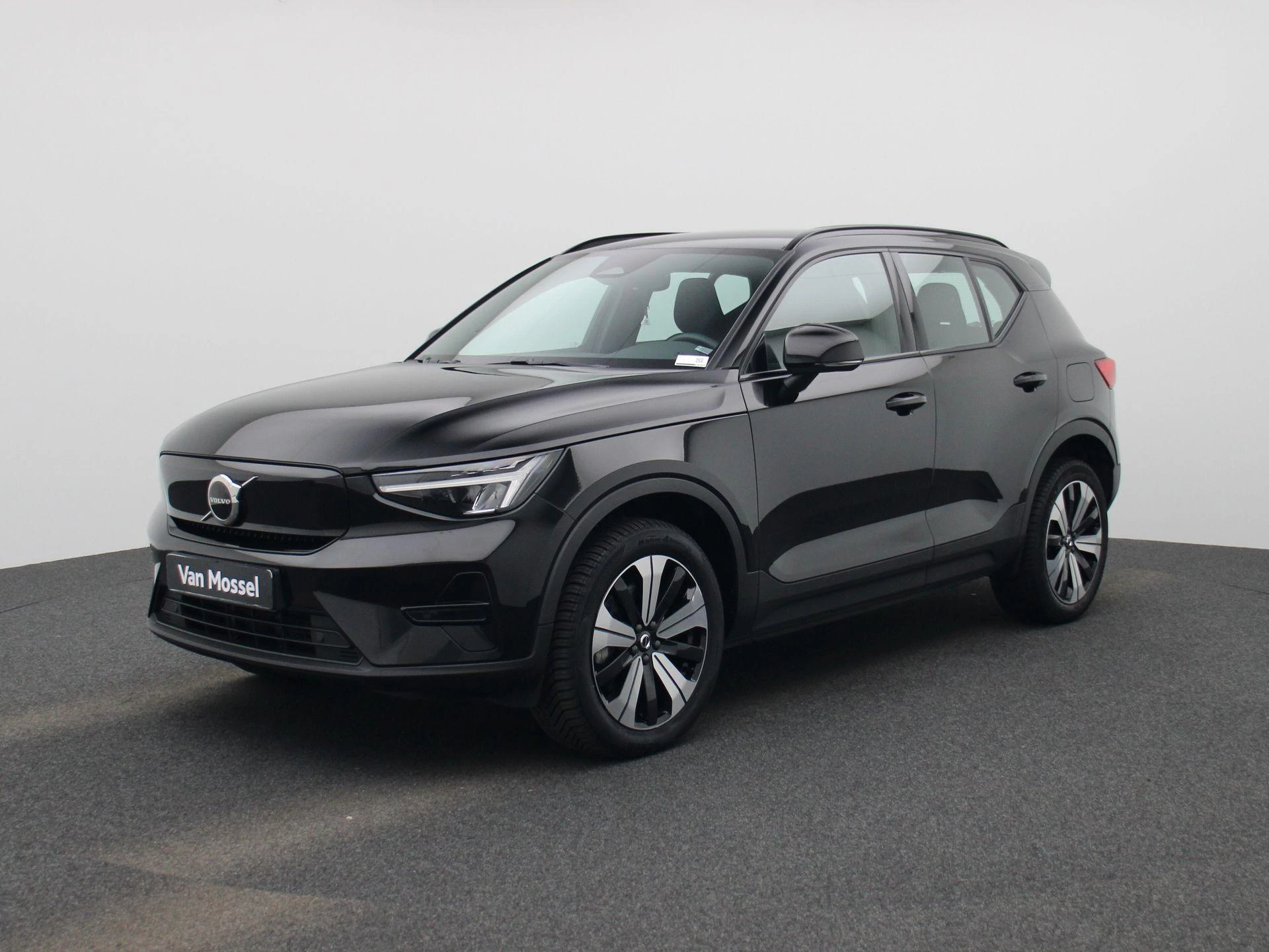 Volvo-XC40-image-0