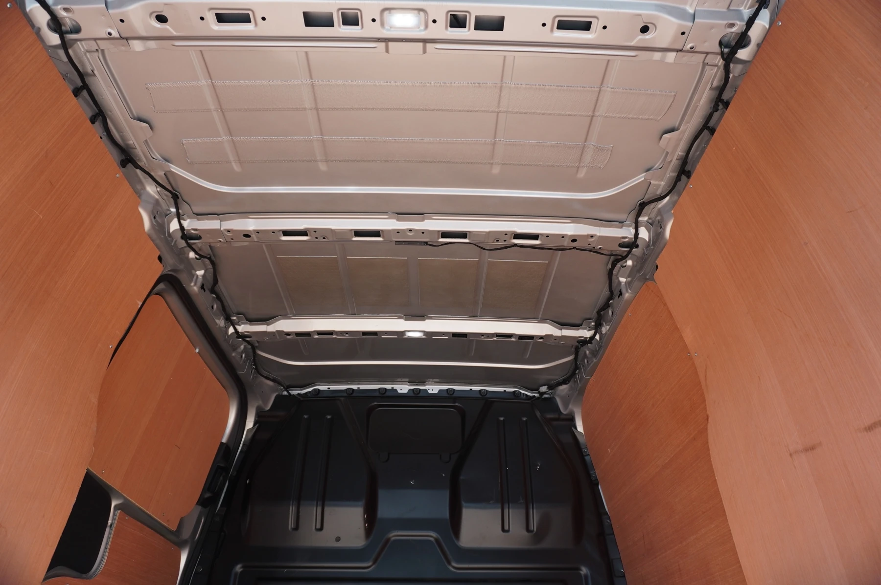 Volkswagen-Transporter-image-17