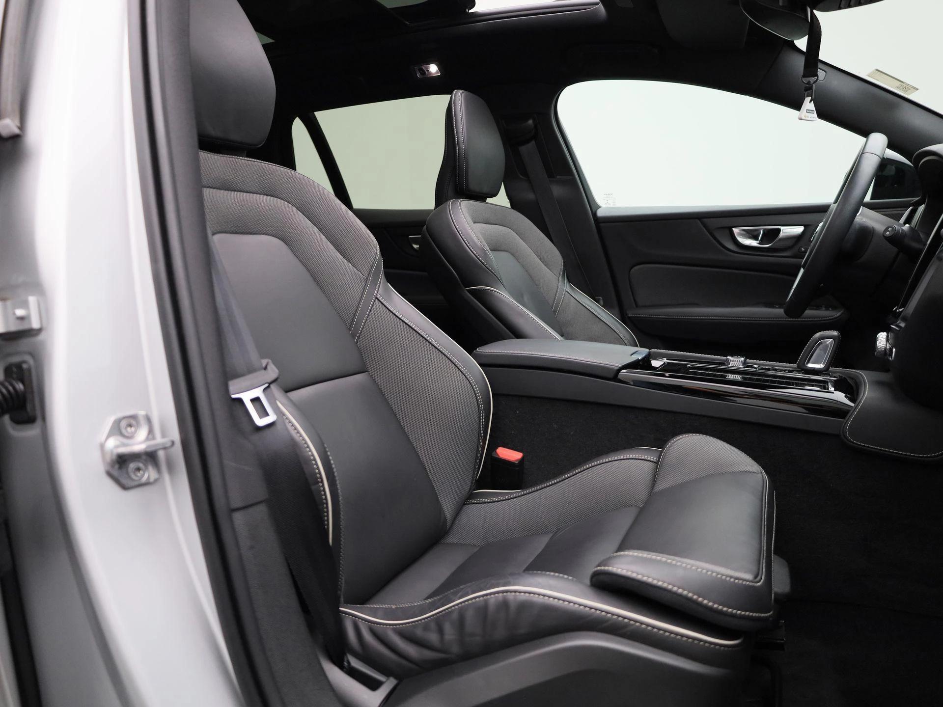 Volvo-V60-image-37