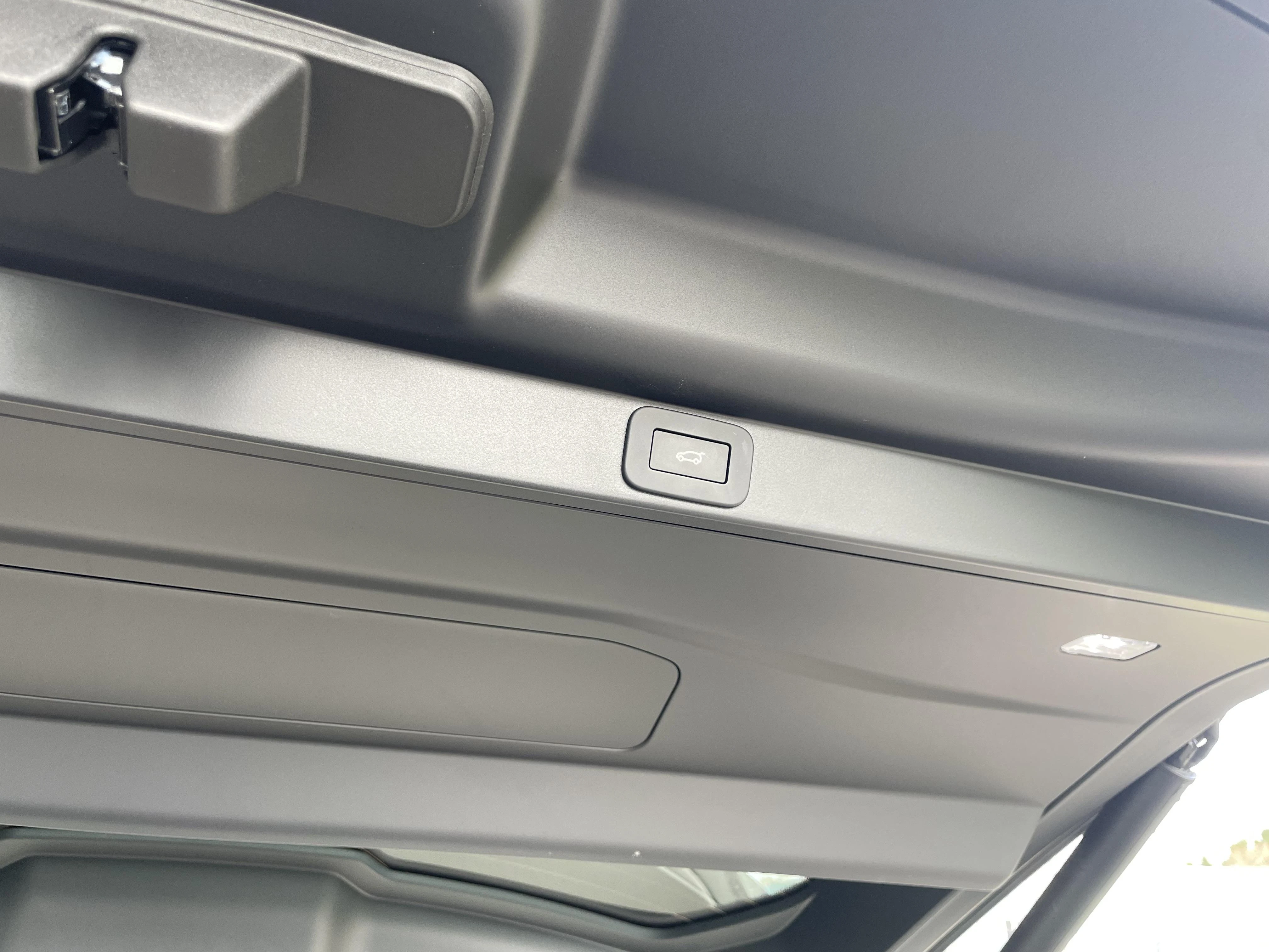 Land Rover-Range Rover-image-9