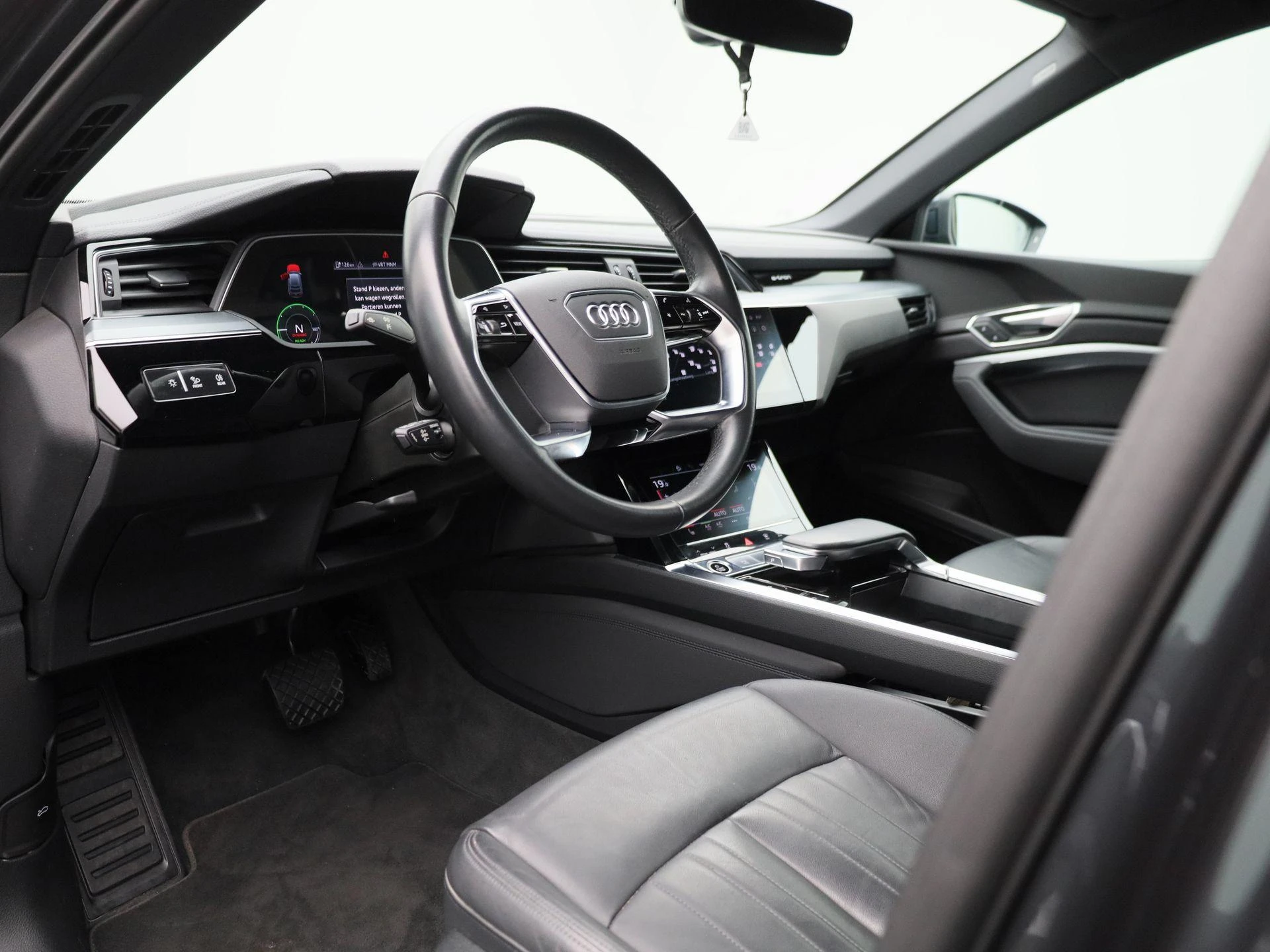Audi-e-tron-image-38