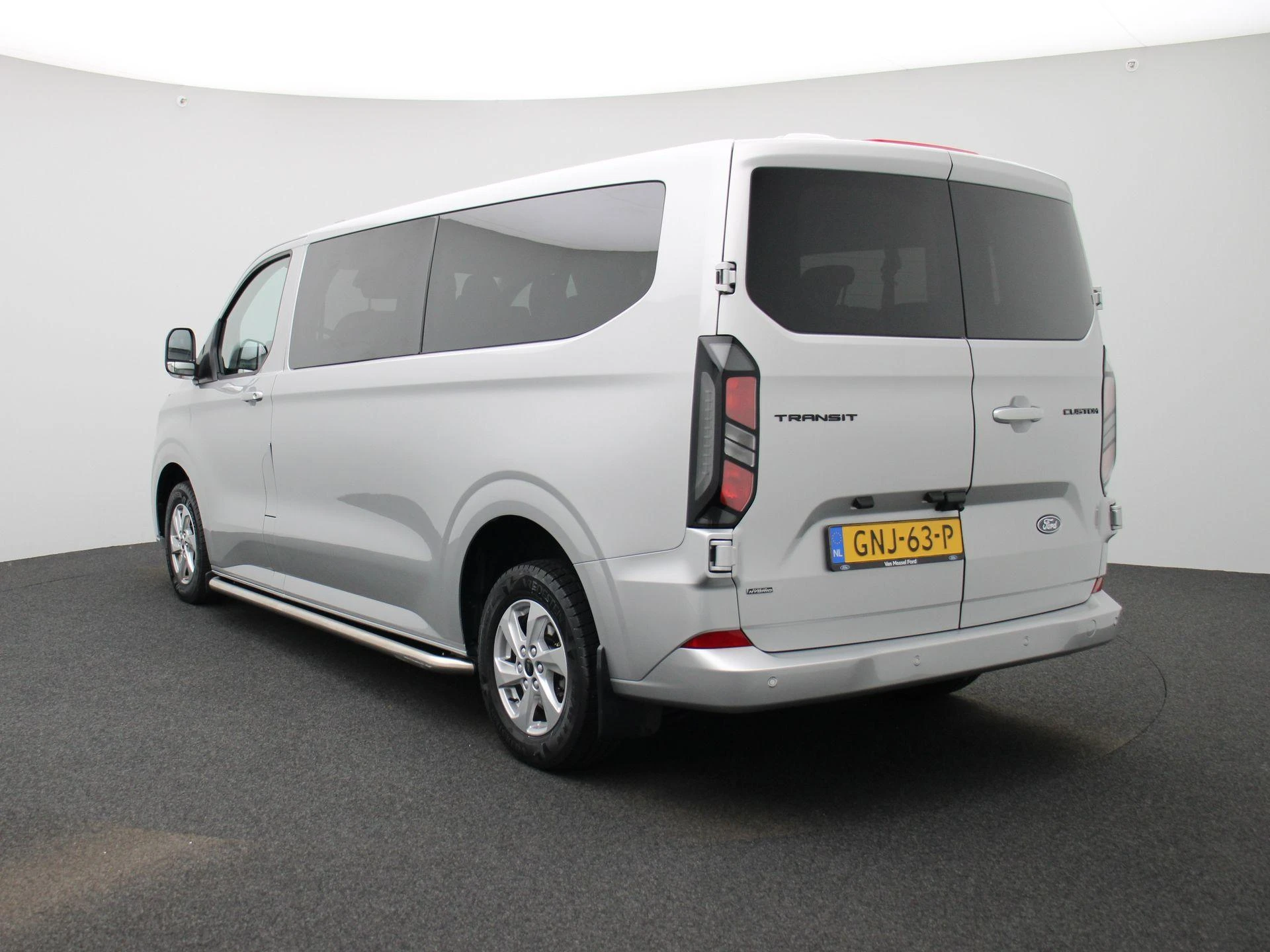 Ford-Transit Custom-image-1
