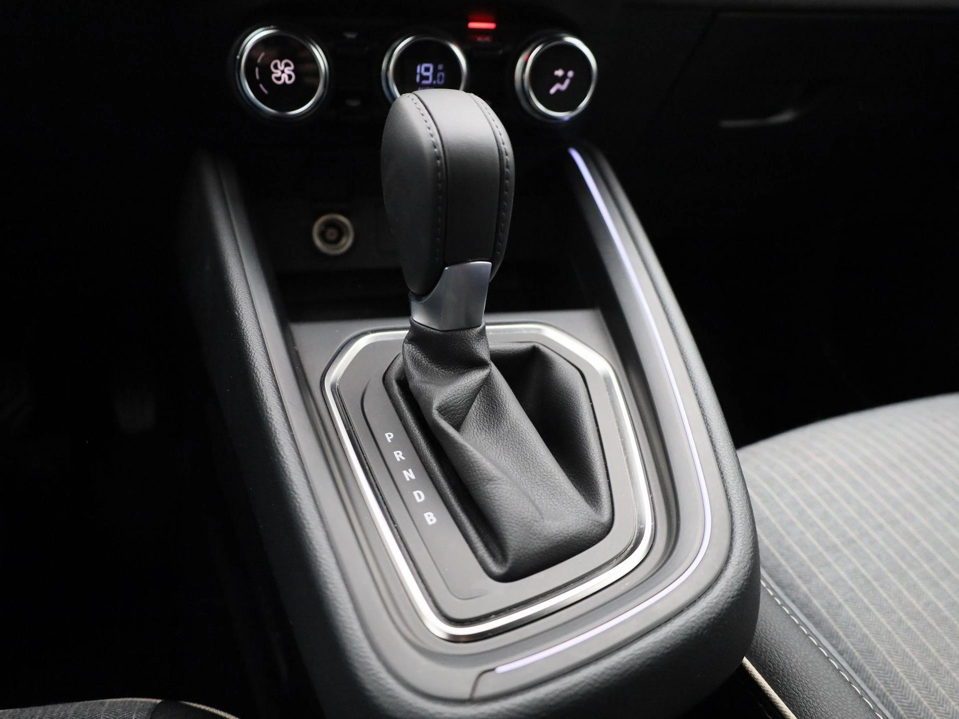 Renault-Clio-image-18