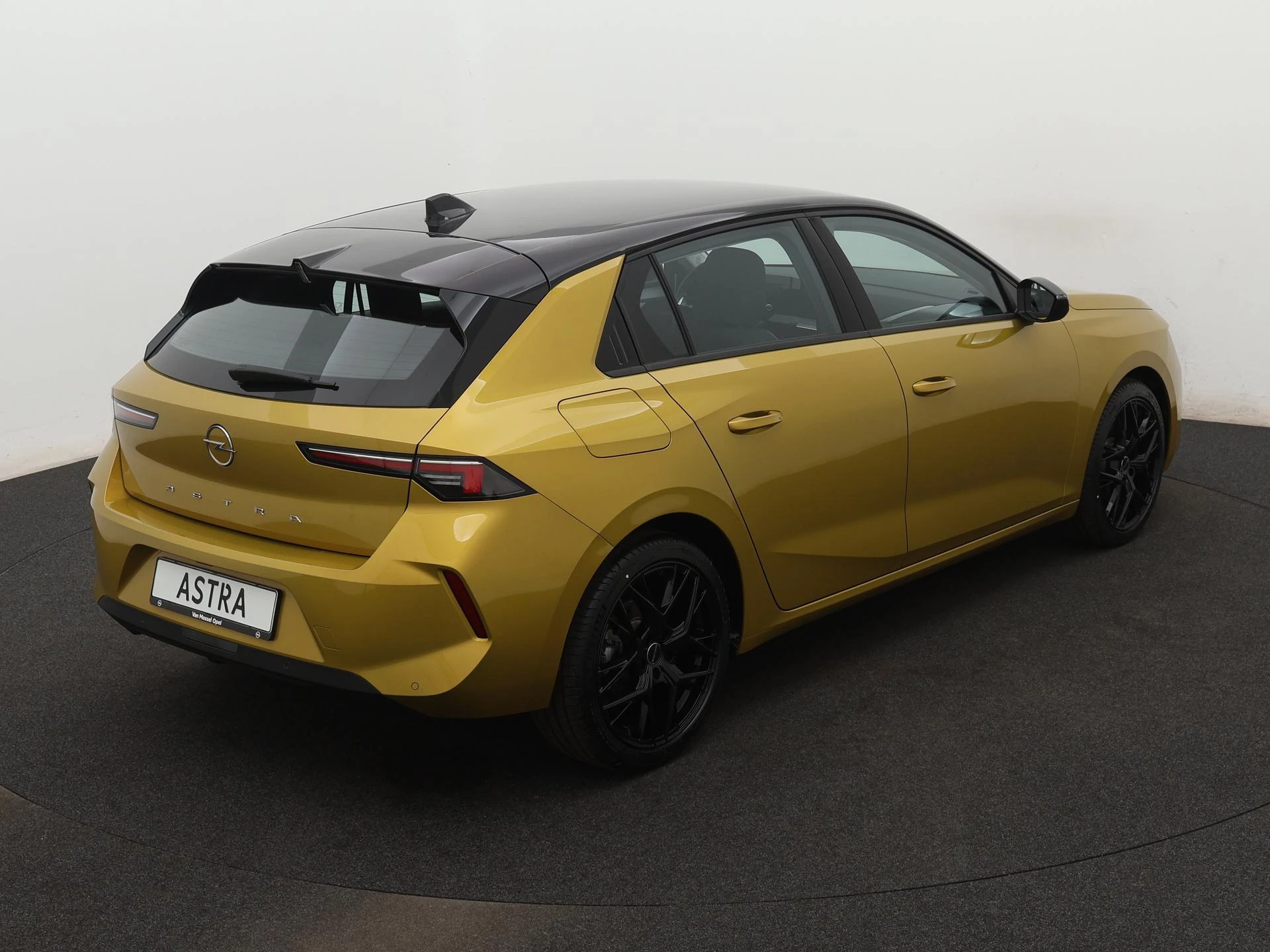 Opel-Astra-image-6