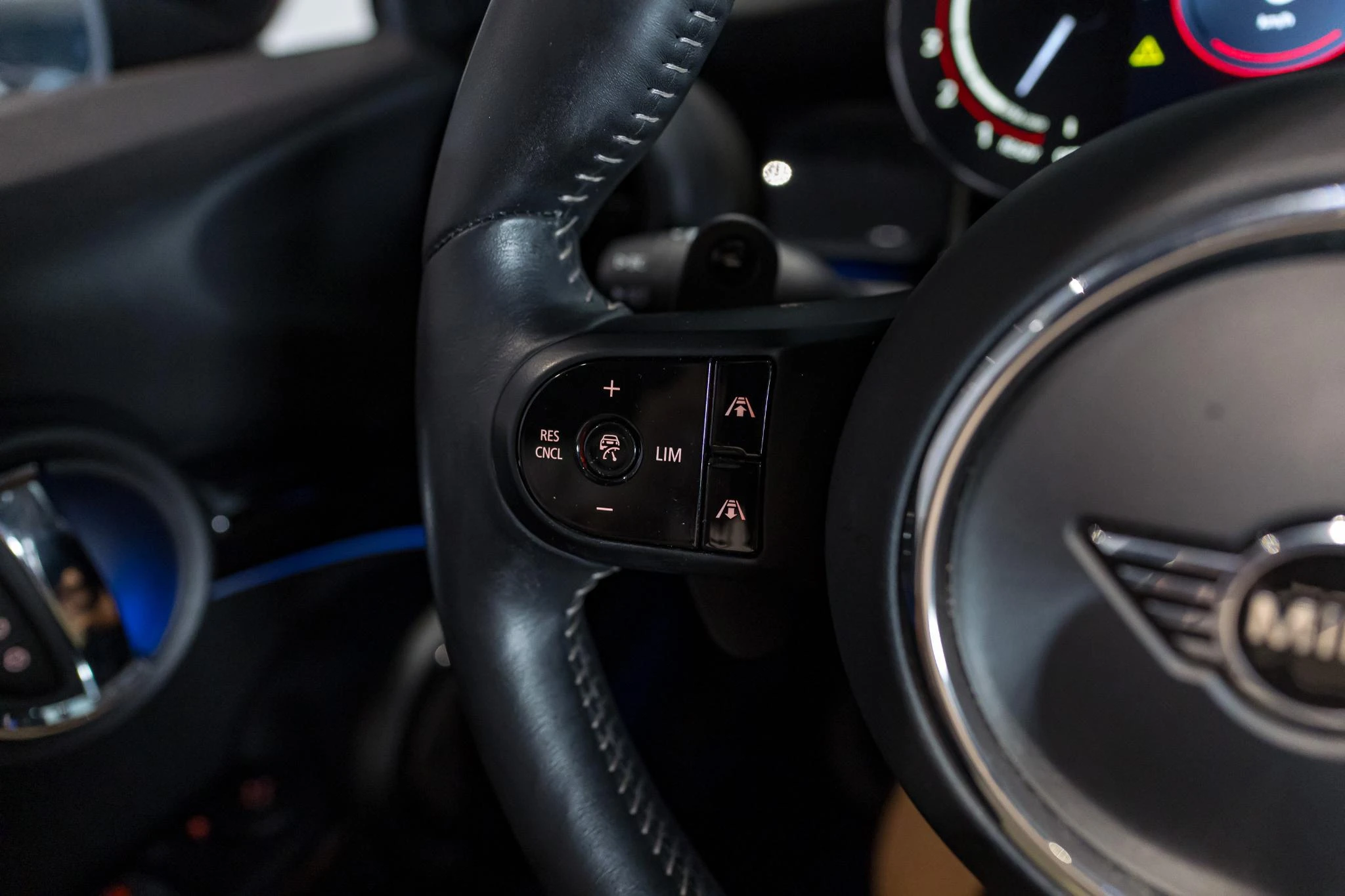 MINI-Cooper-image-24